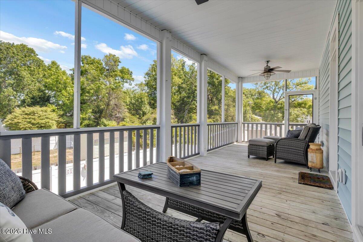 804 E Oak Island Drive