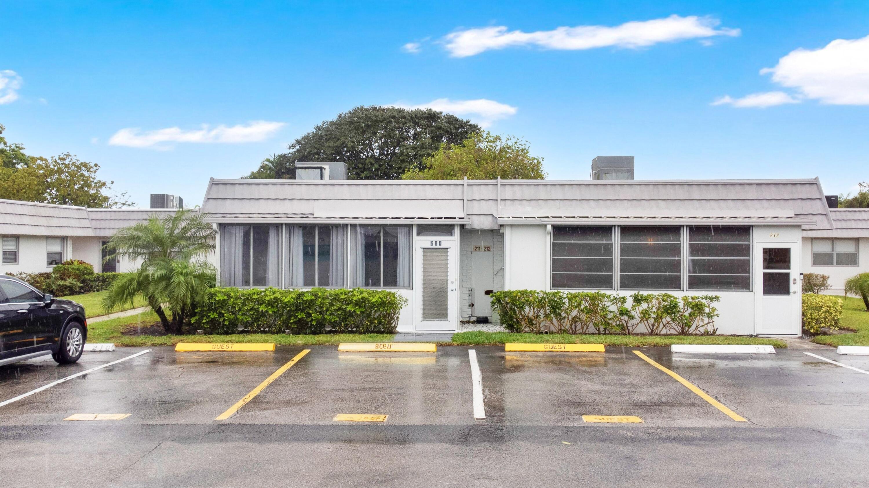 211 Valencia