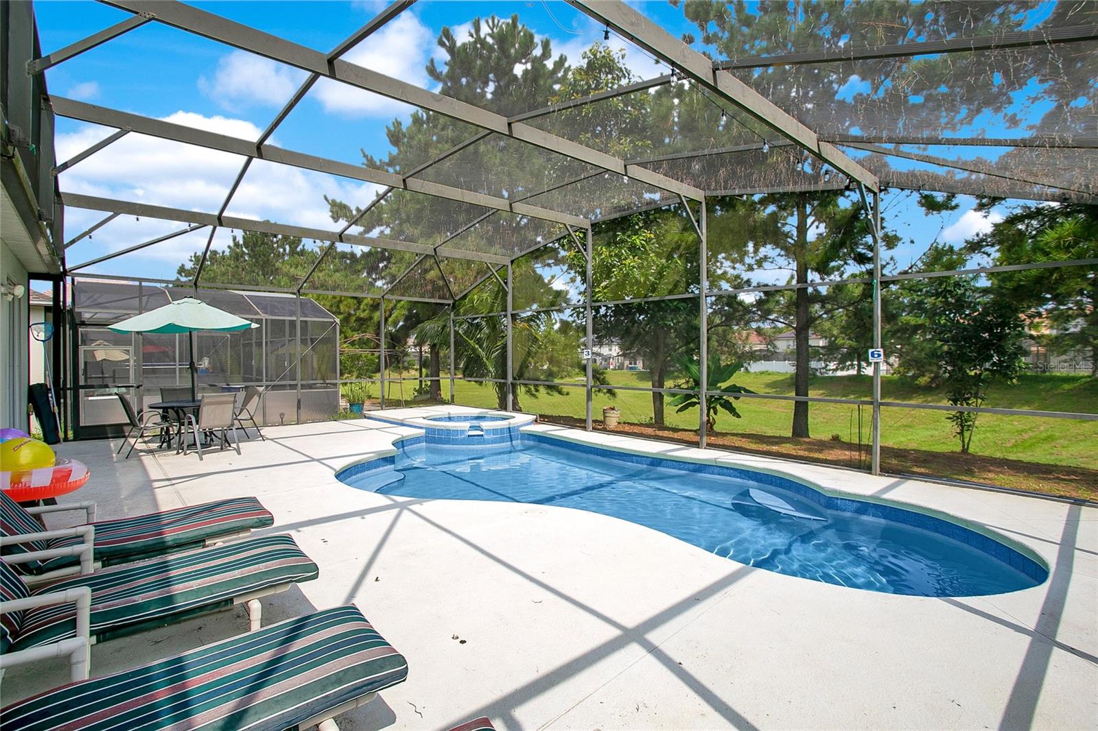 1439 PINE RIDGE DR