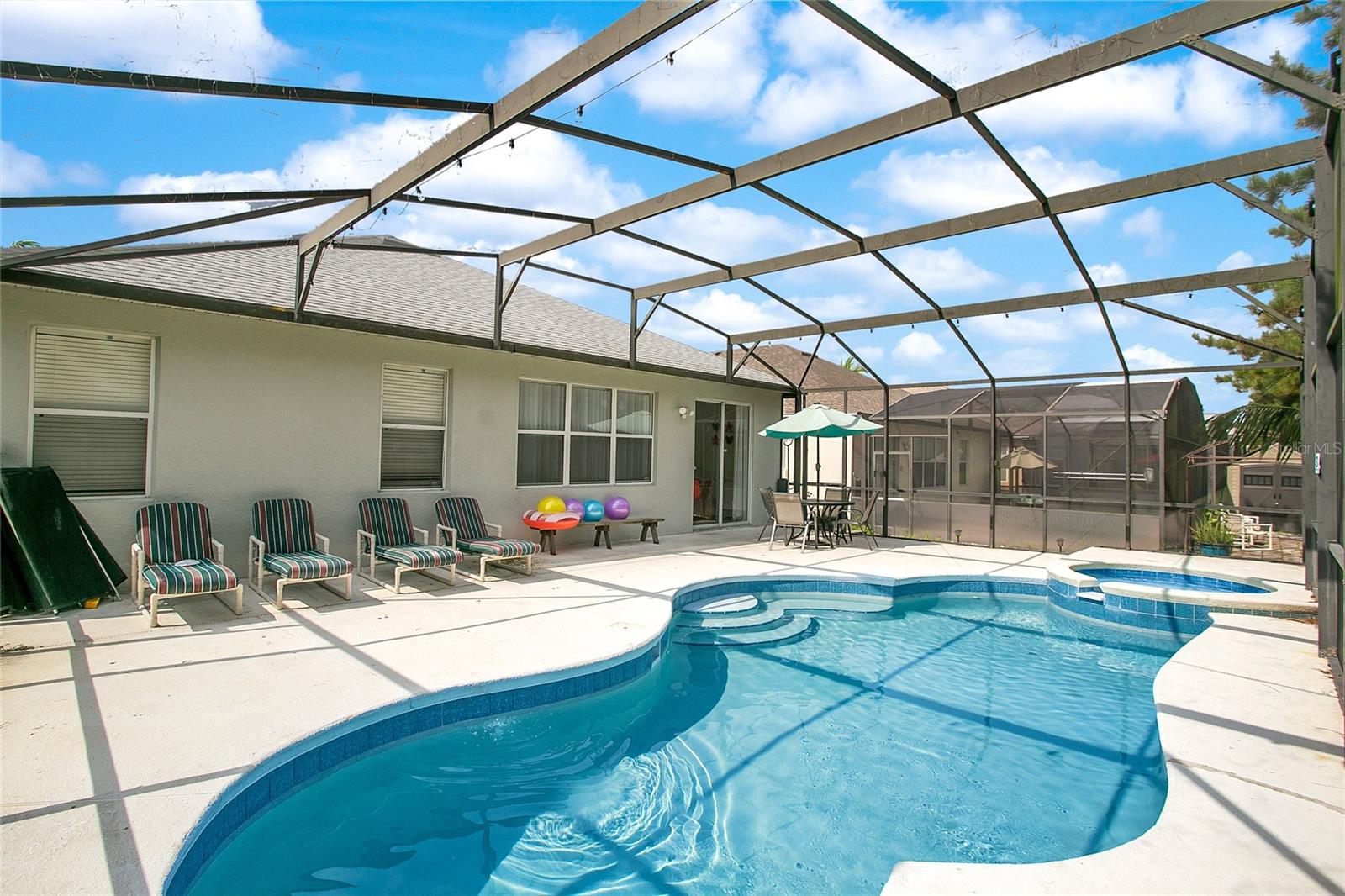 1439 PINE RIDGE DR
