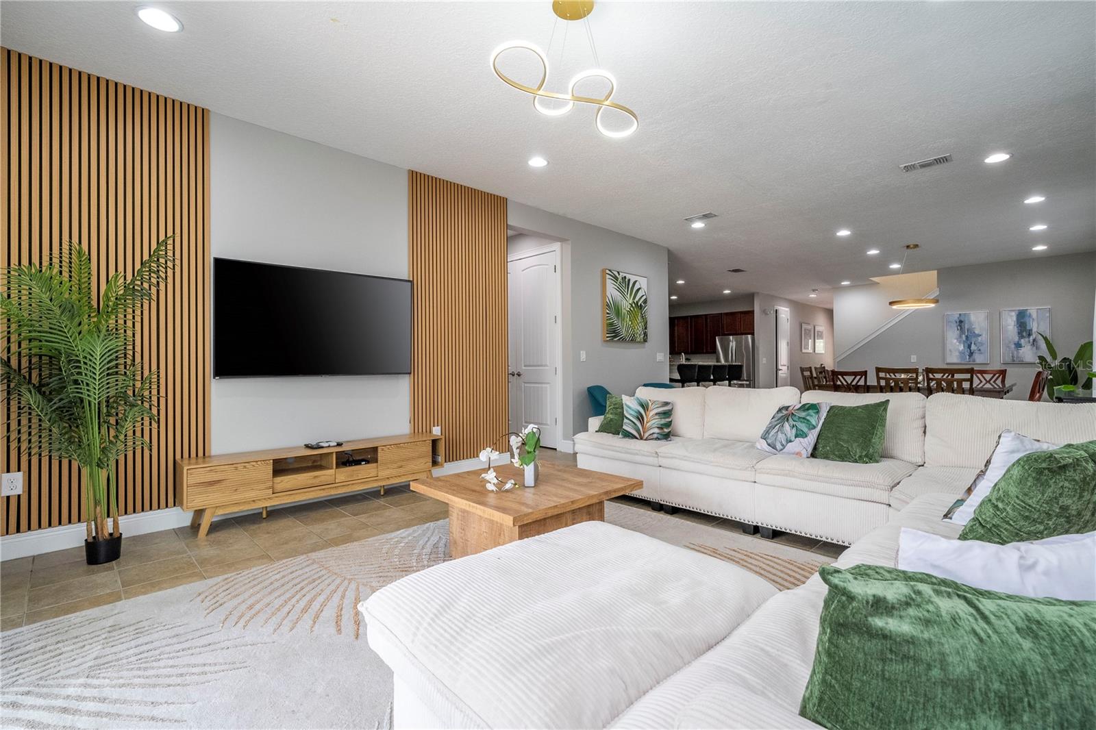 7639 WILMINGTON LOOP