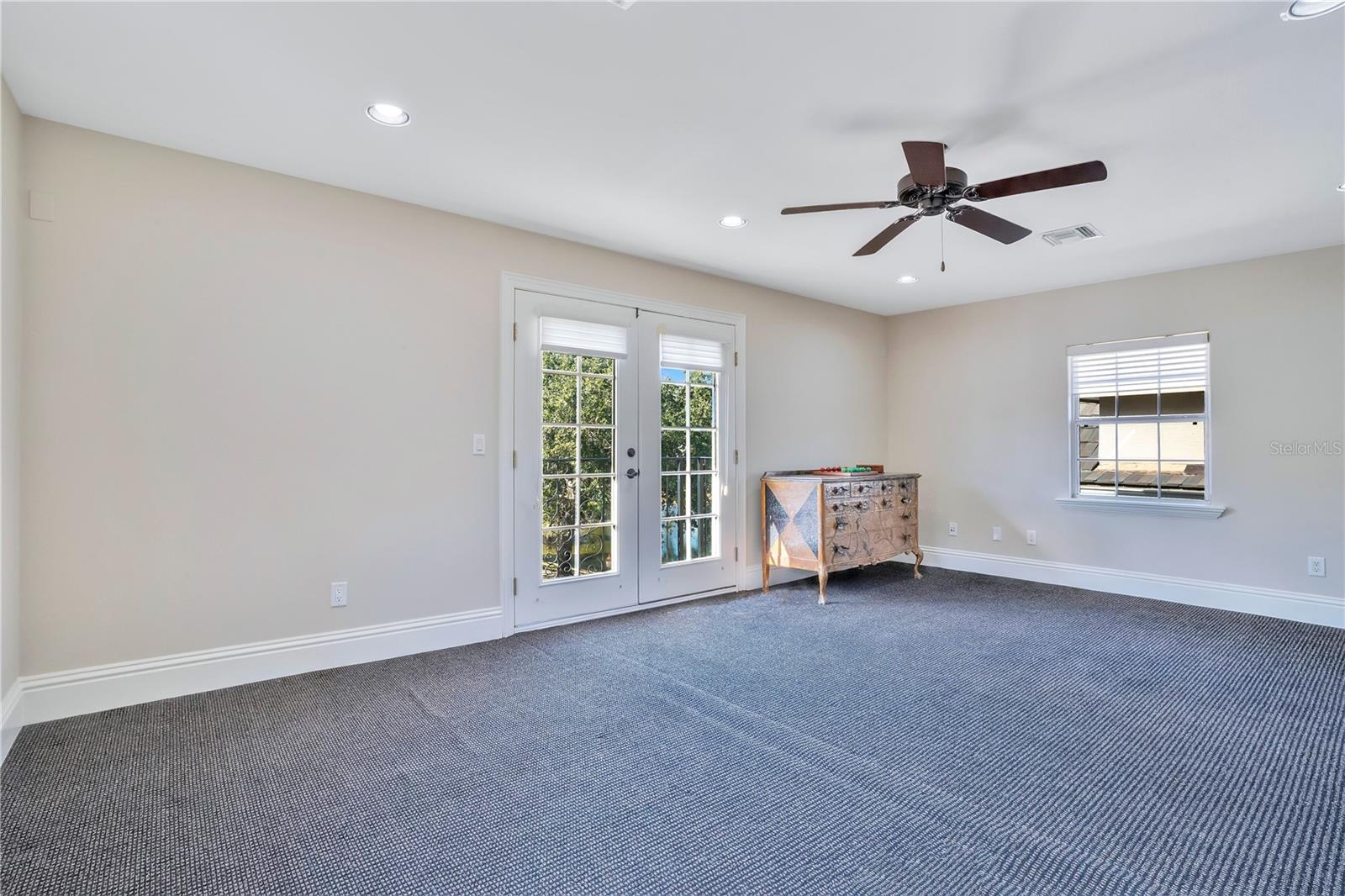 280 LAKE BRITTANY CT