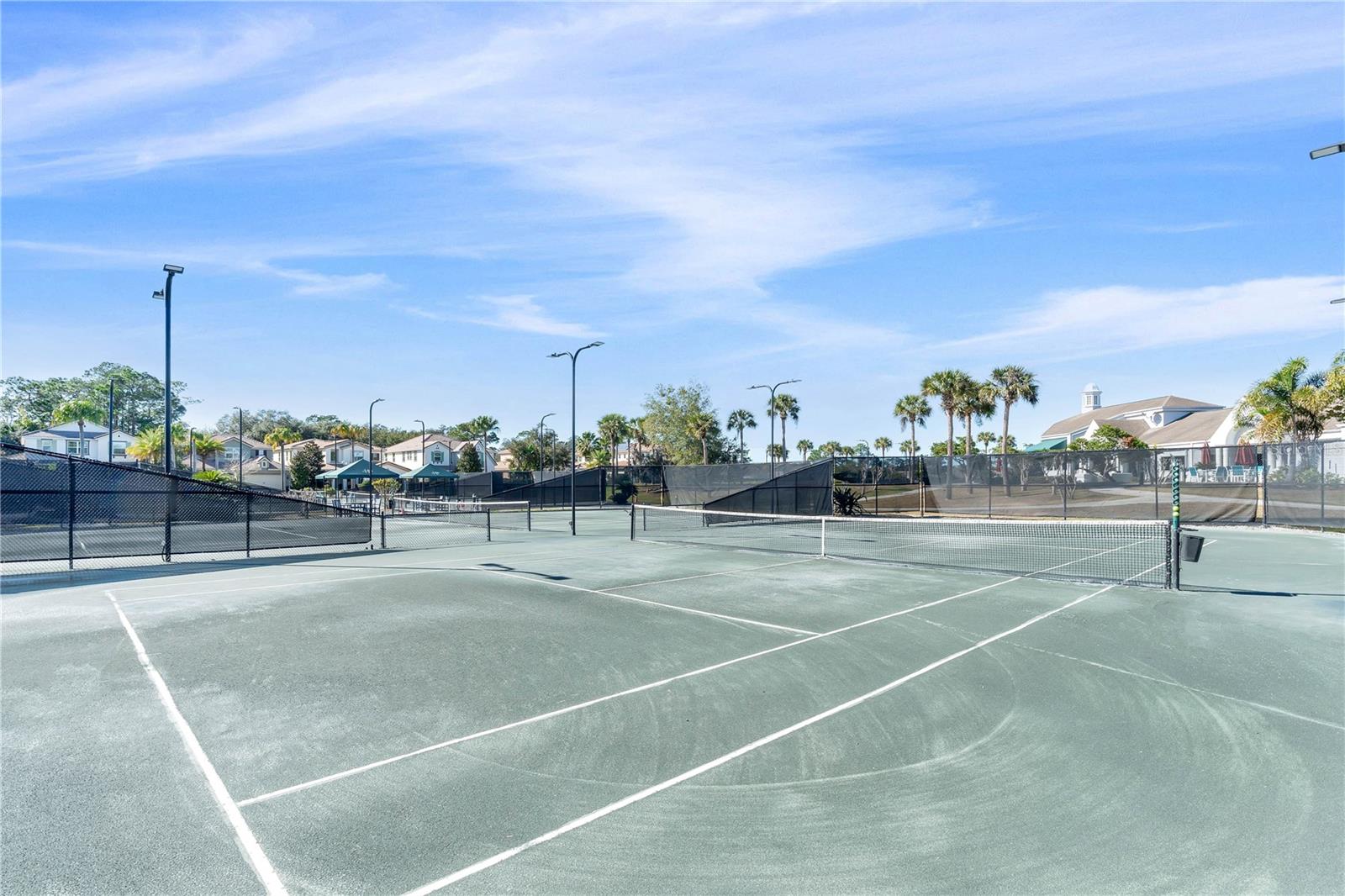 280 LAKE BRITTANY CT