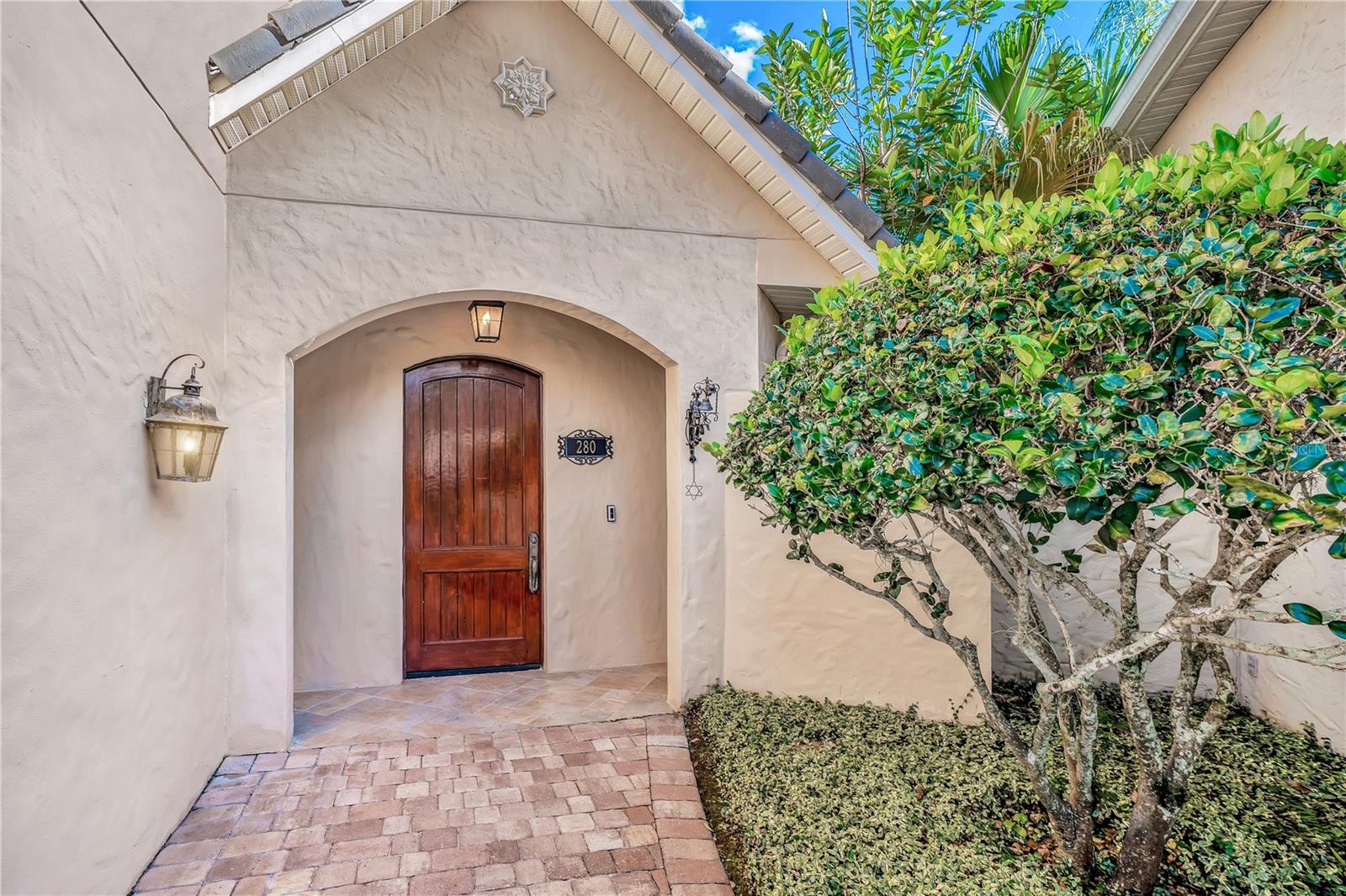 280 LAKE BRITTANY CT