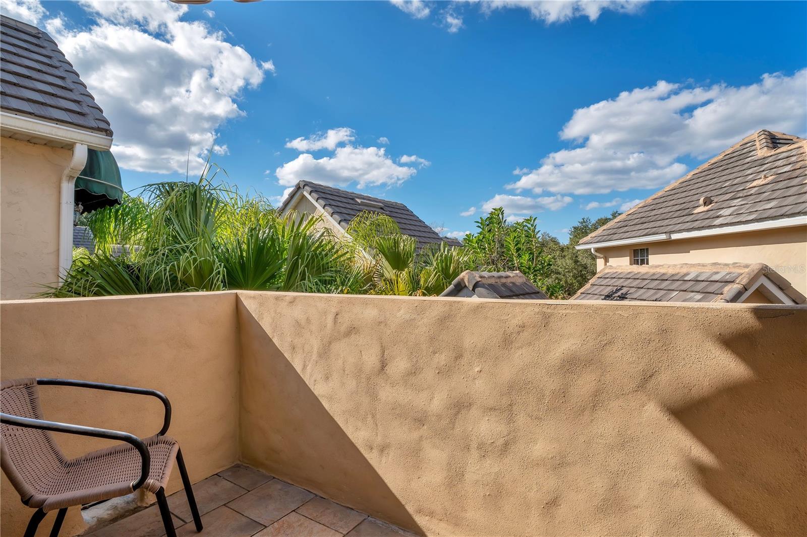 280 LAKE BRITTANY CT