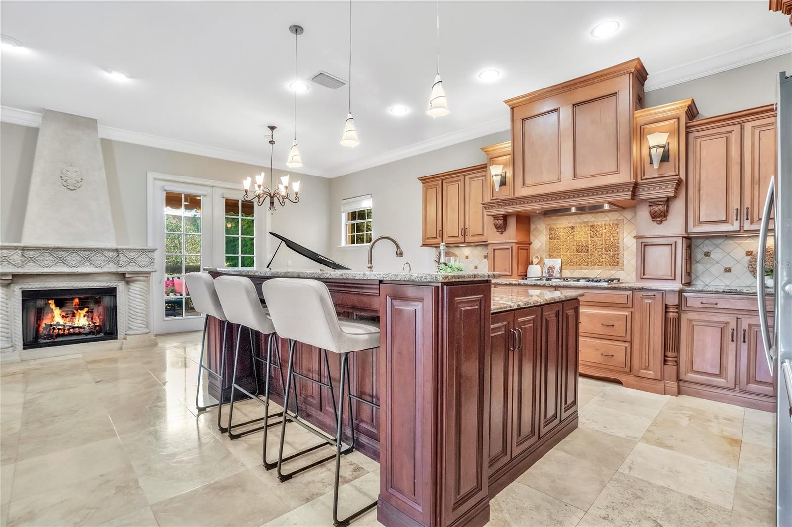 280 LAKE BRITTANY CT