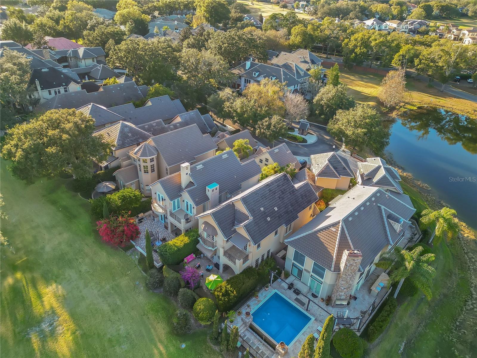 280 LAKE BRITTANY CT