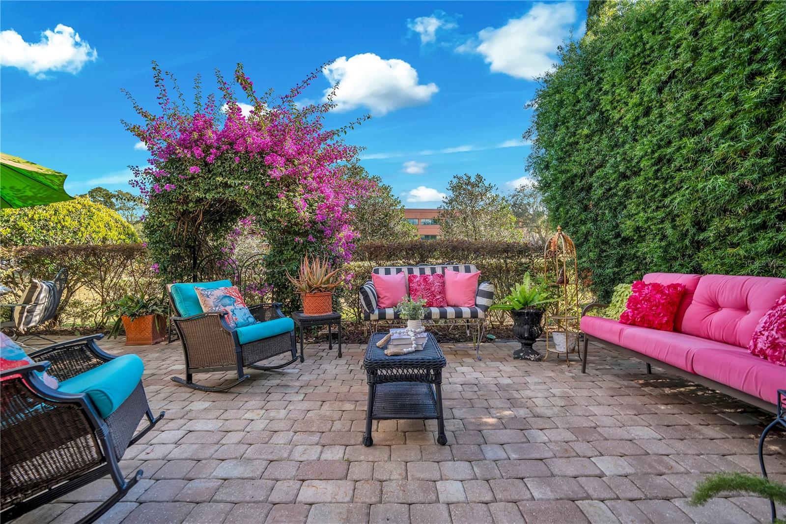 280 LAKE BRITTANY CT