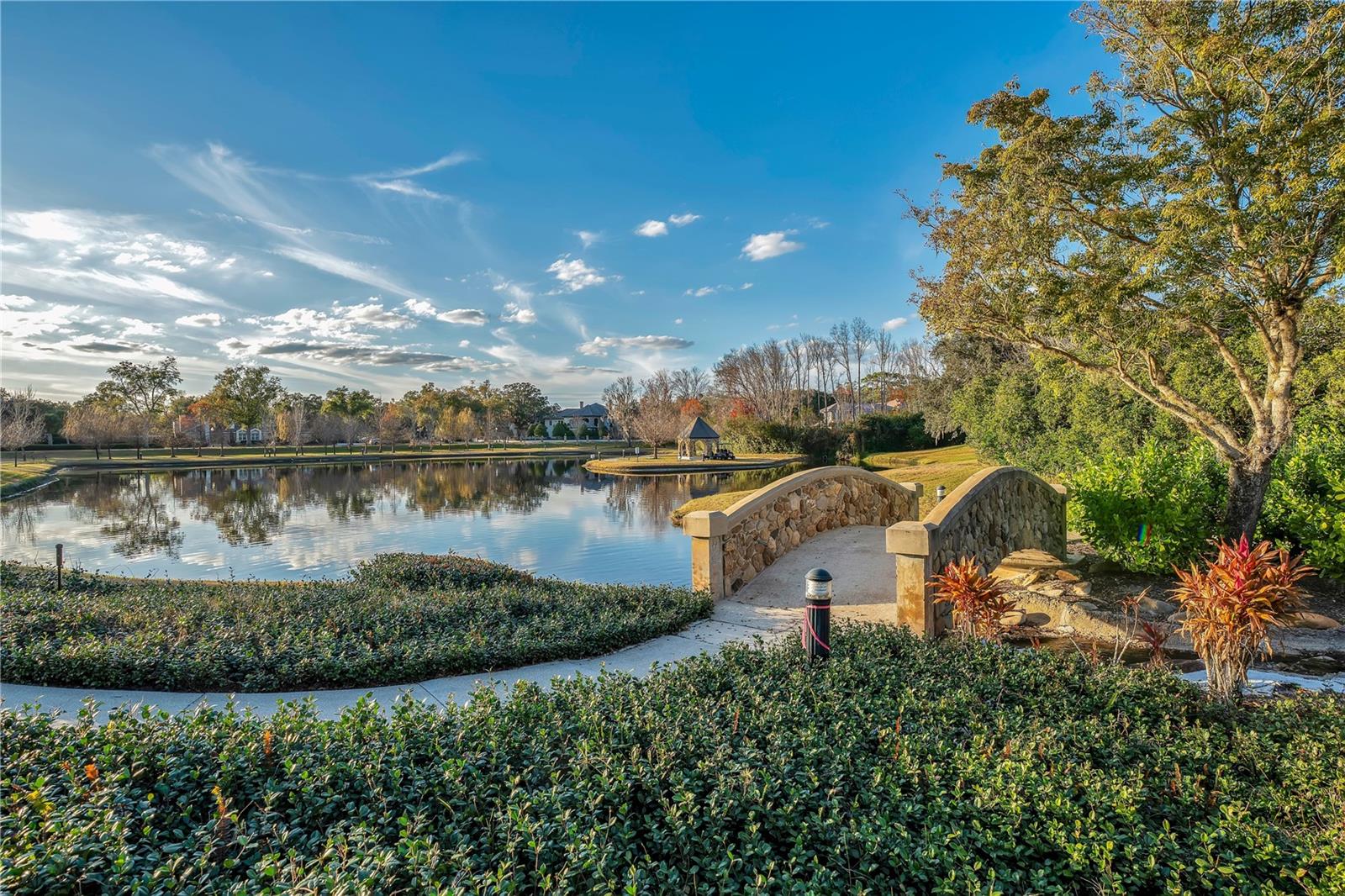 280 LAKE BRITTANY CT