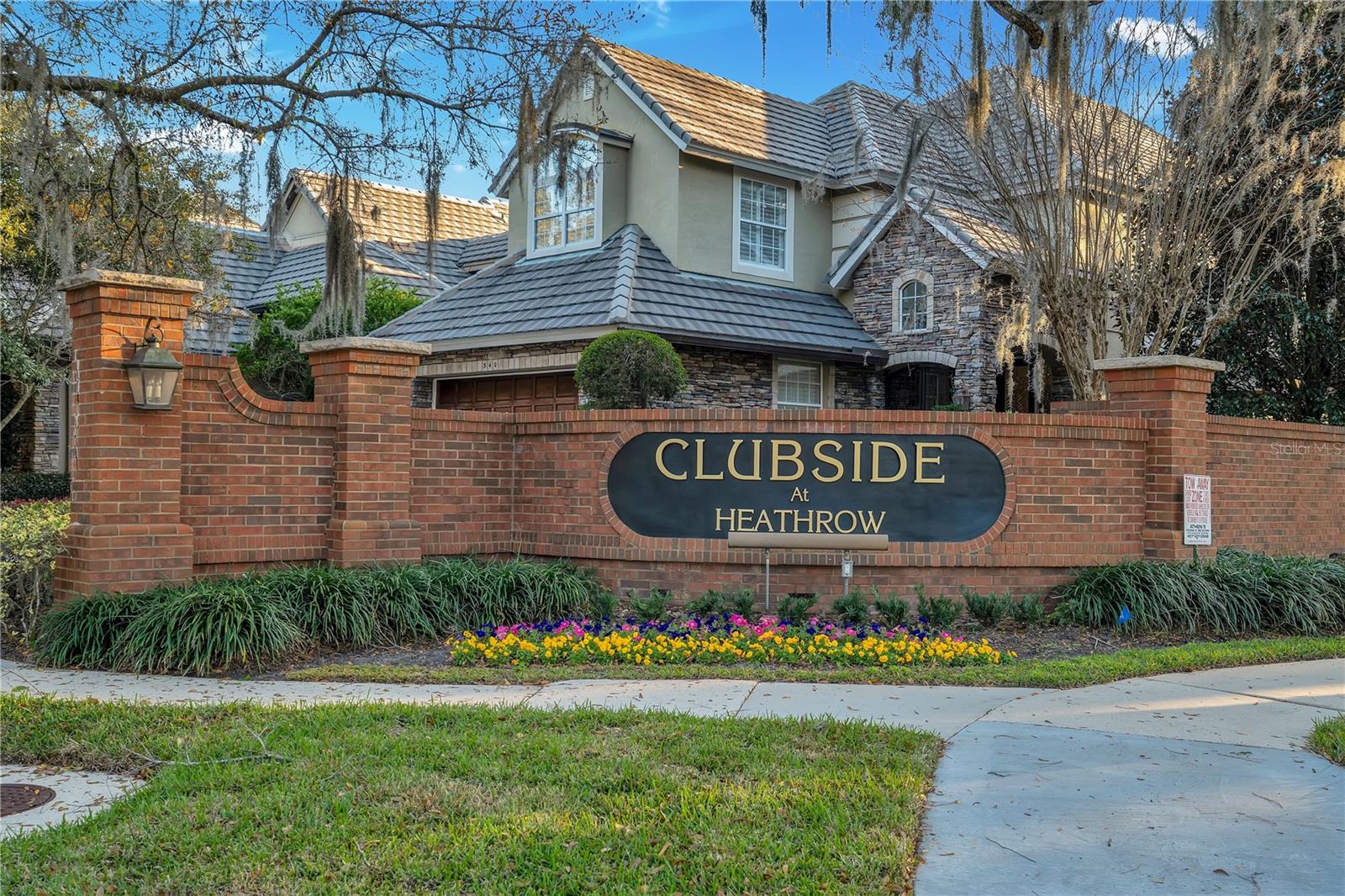 280 LAKE BRITTANY CT