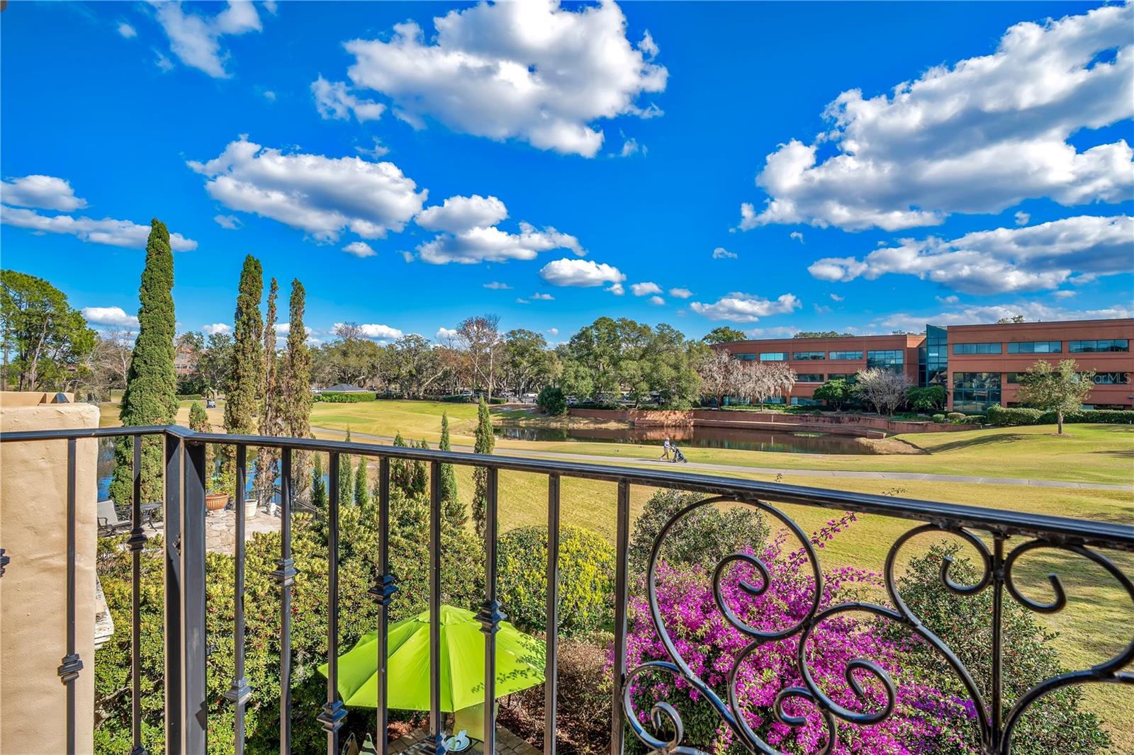 280 LAKE BRITTANY CT