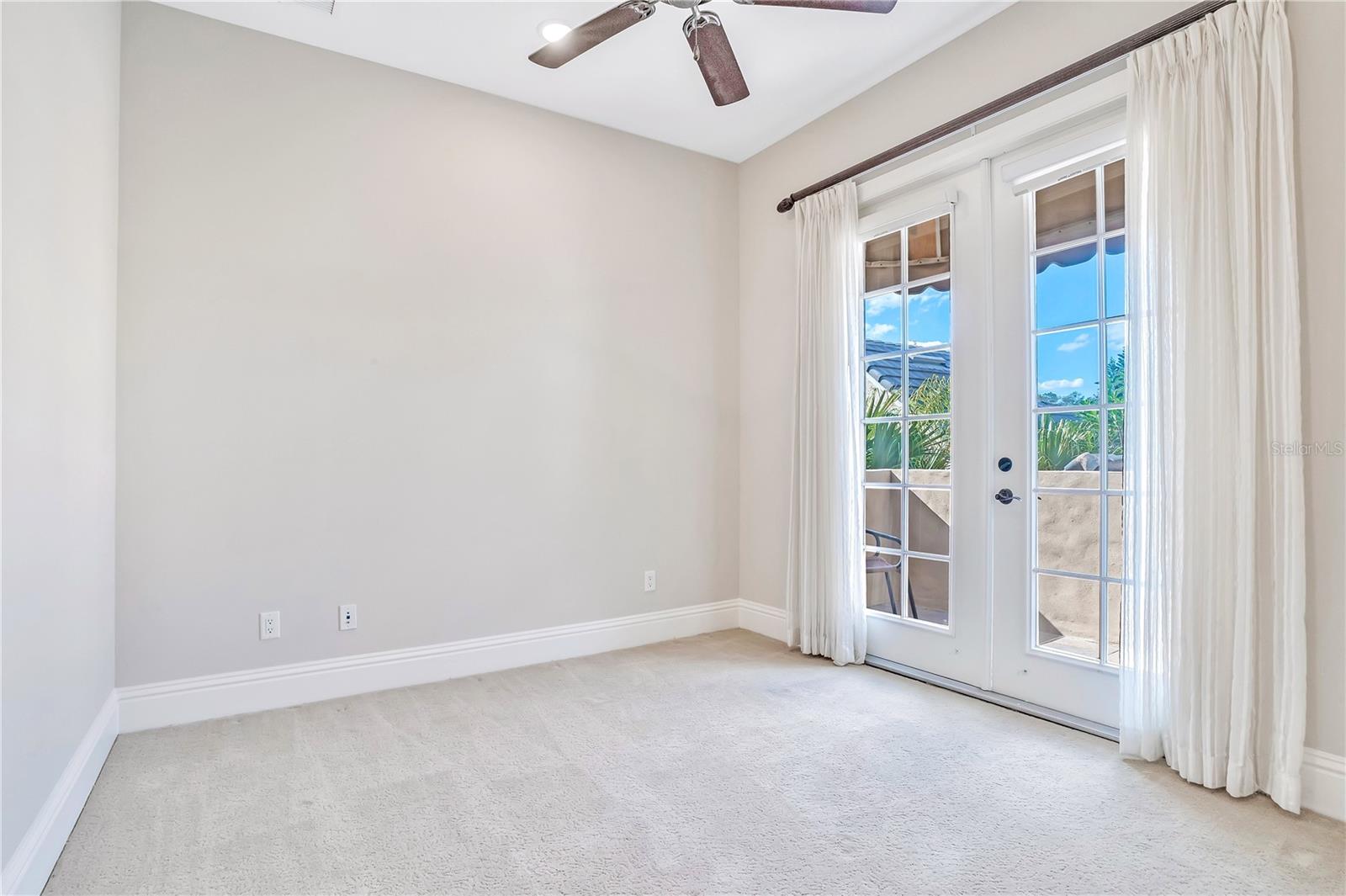 280 LAKE BRITTANY CT