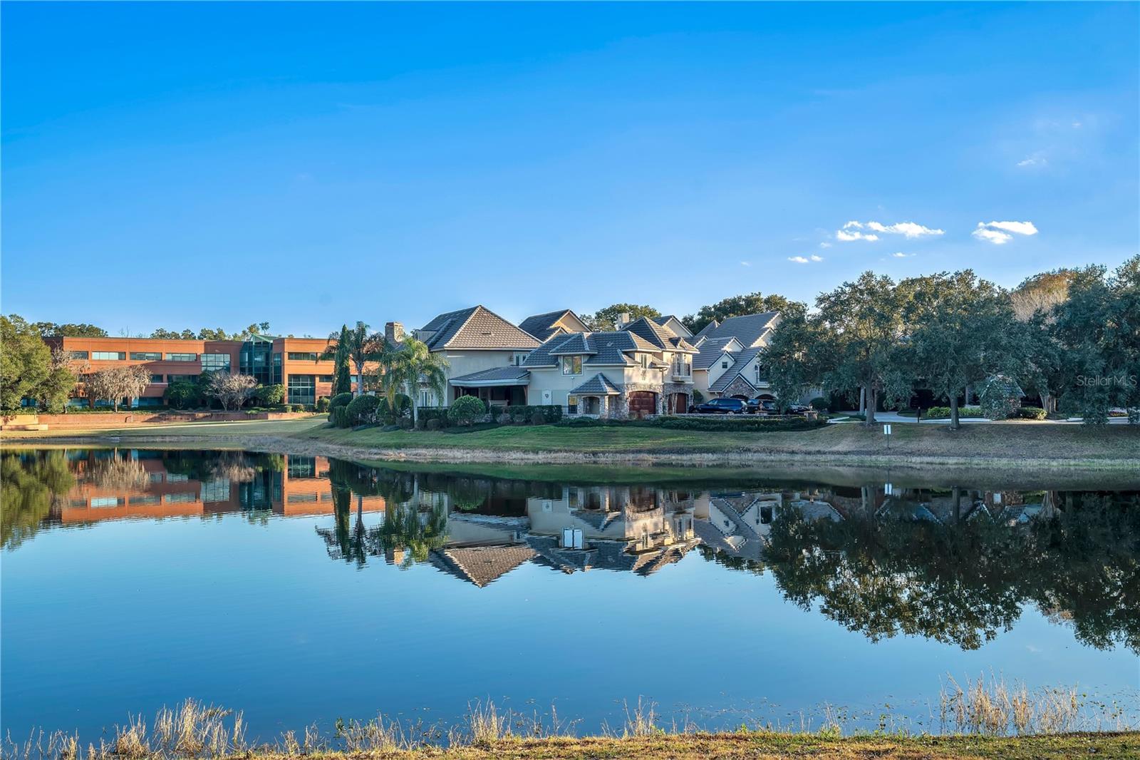 280 LAKE BRITTANY CT