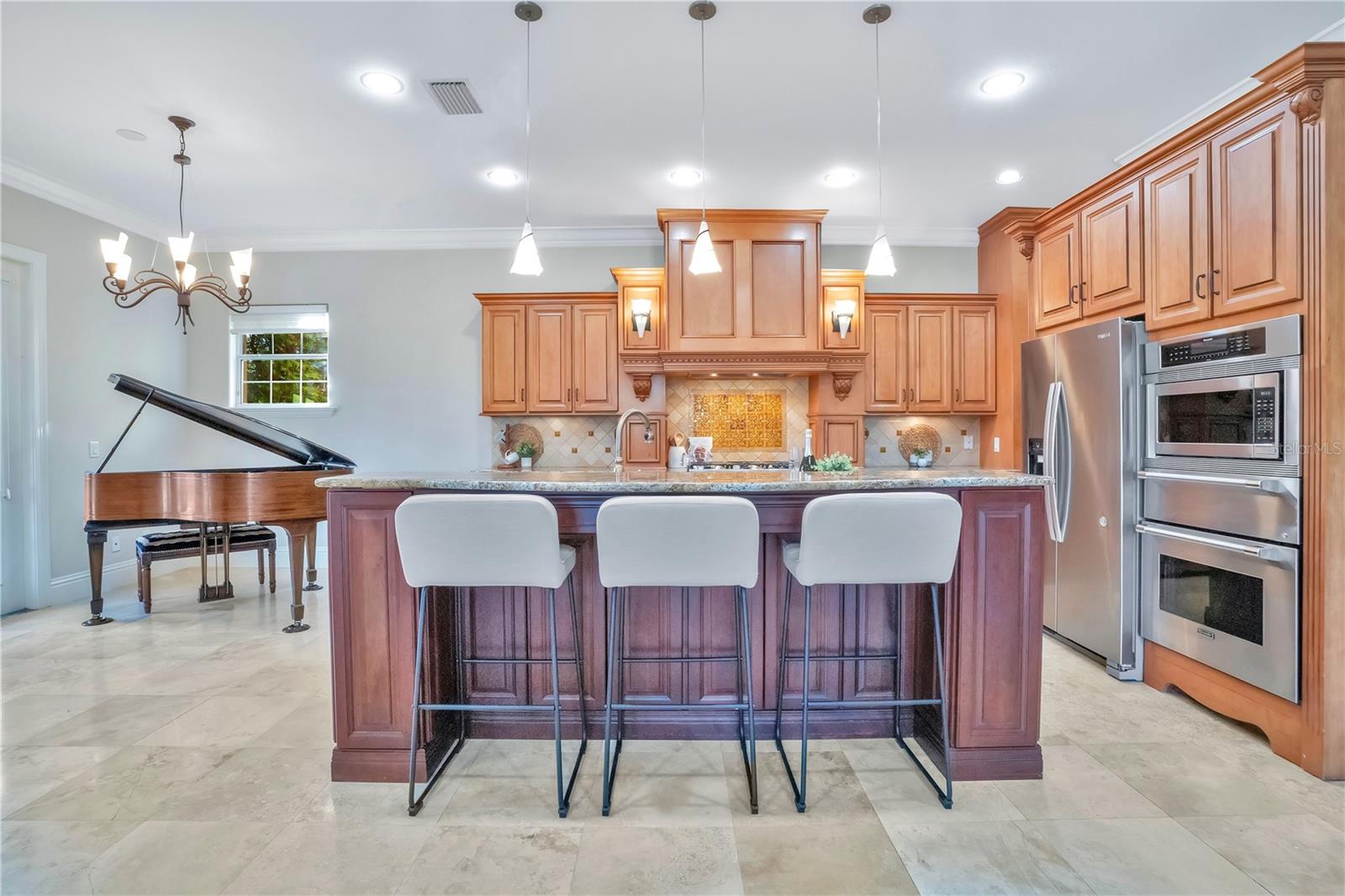 280 LAKE BRITTANY CT