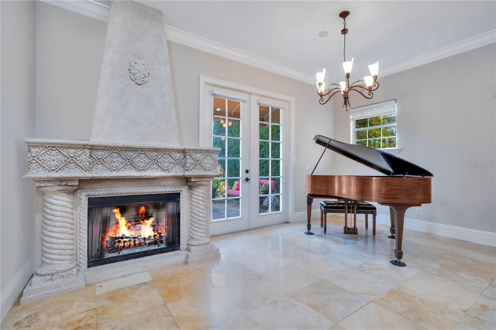 280 LAKE BRITTANY CT