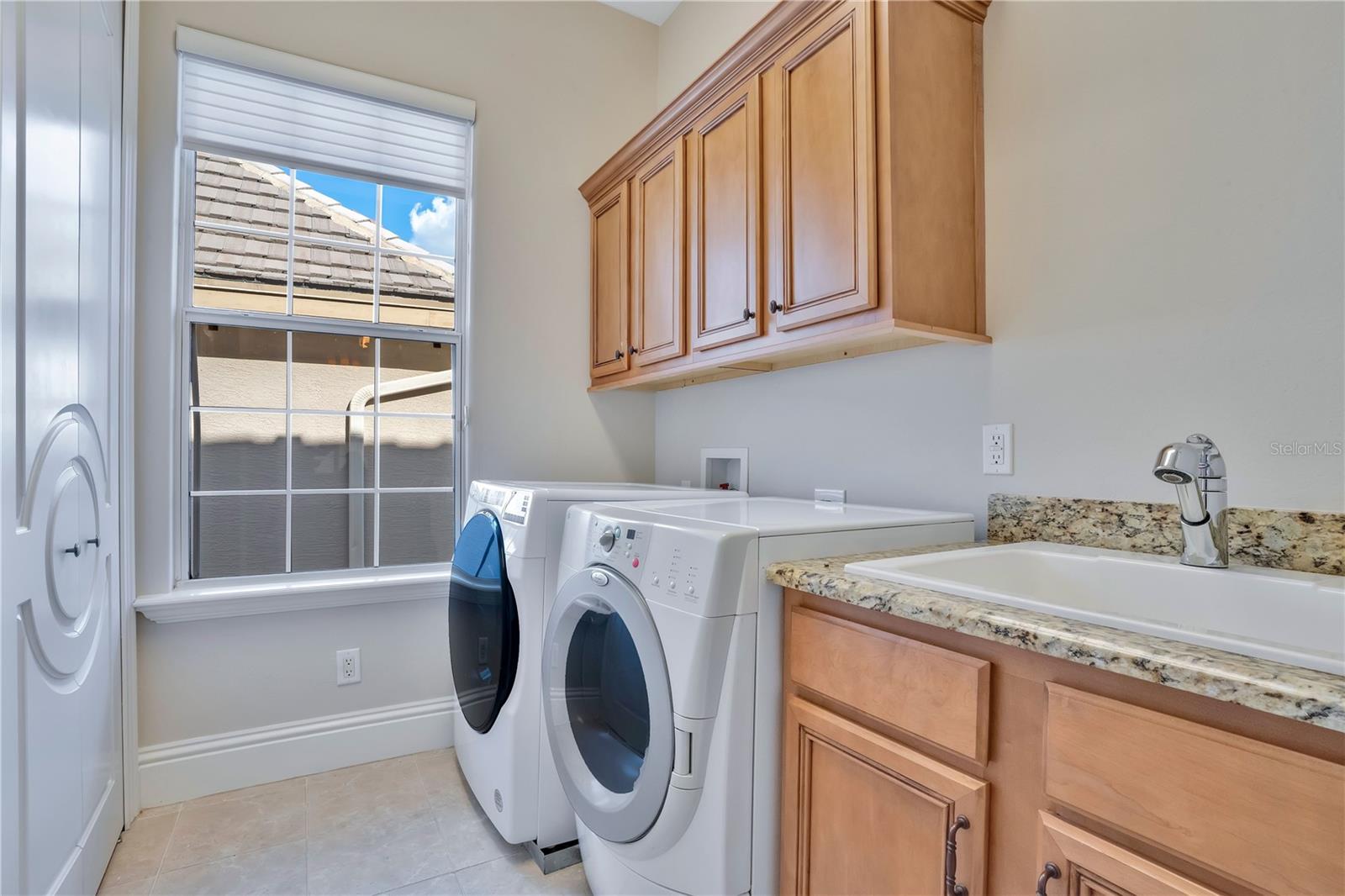 280 LAKE BRITTANY CT