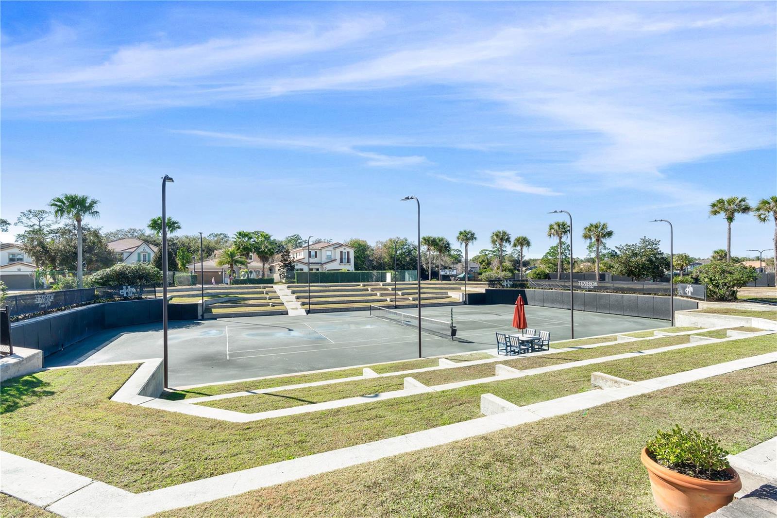 280 LAKE BRITTANY CT