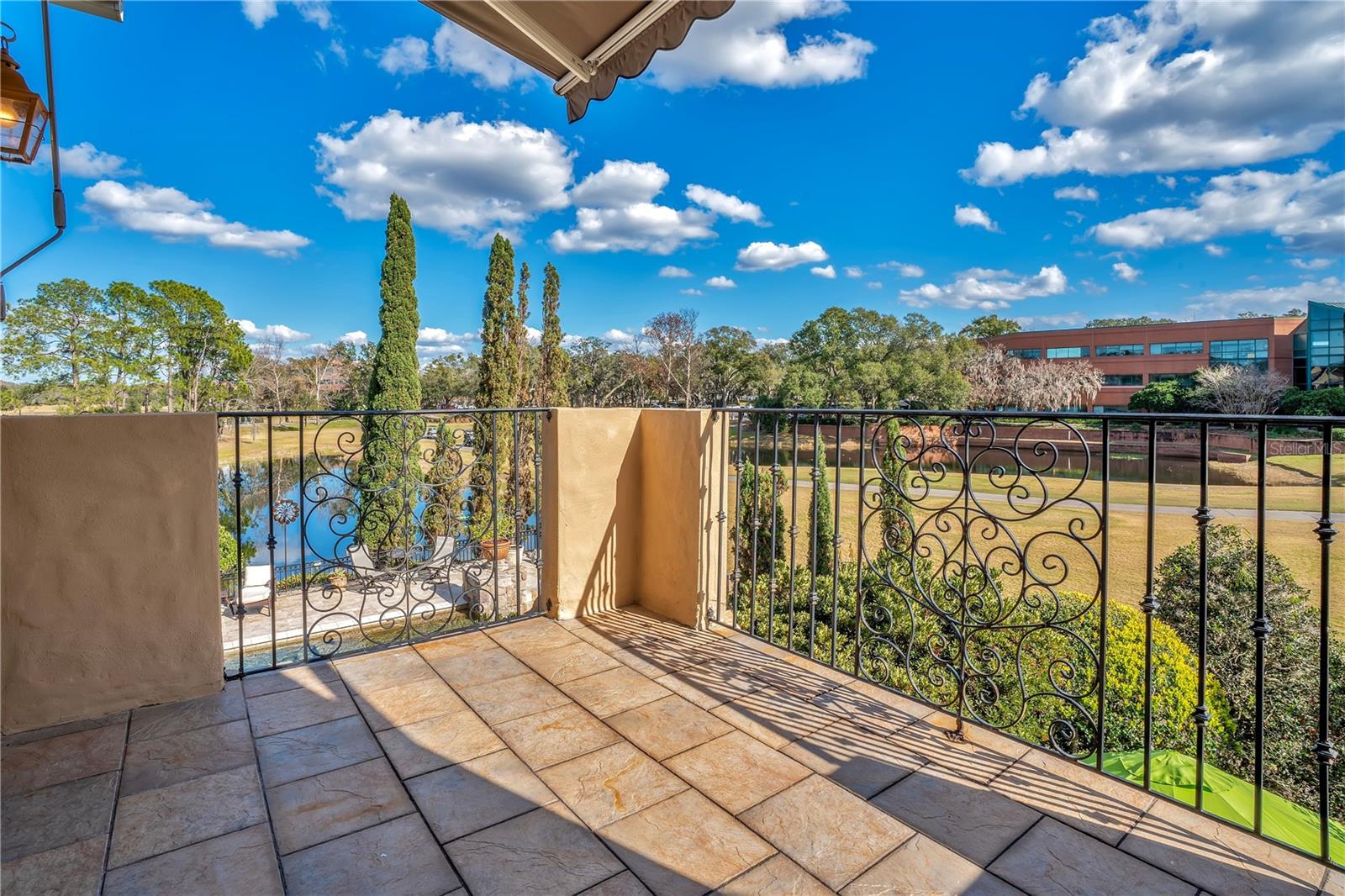 280 LAKE BRITTANY CT