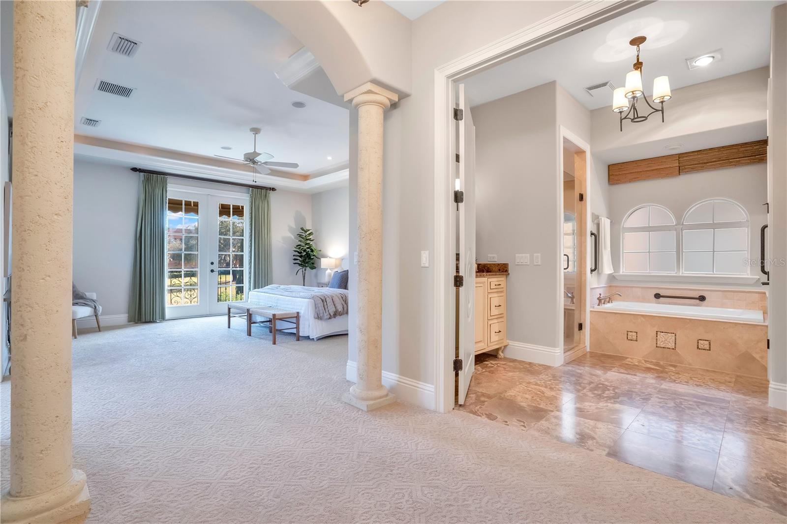 280 LAKE BRITTANY CT