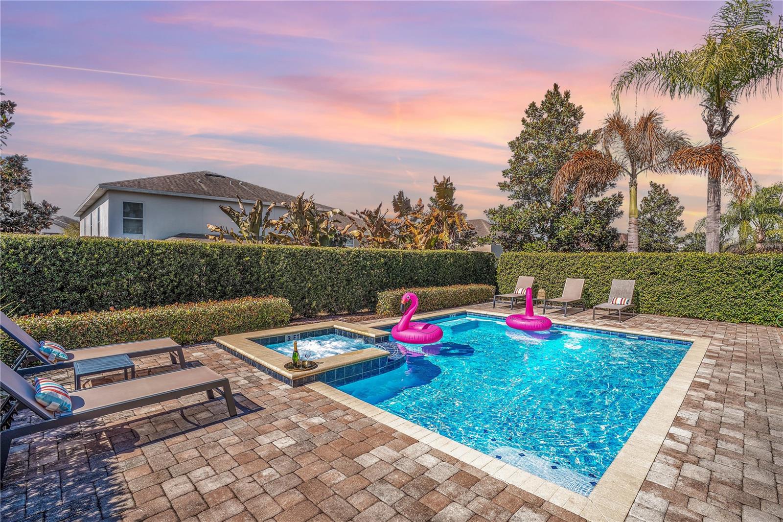 631 LASSO DR