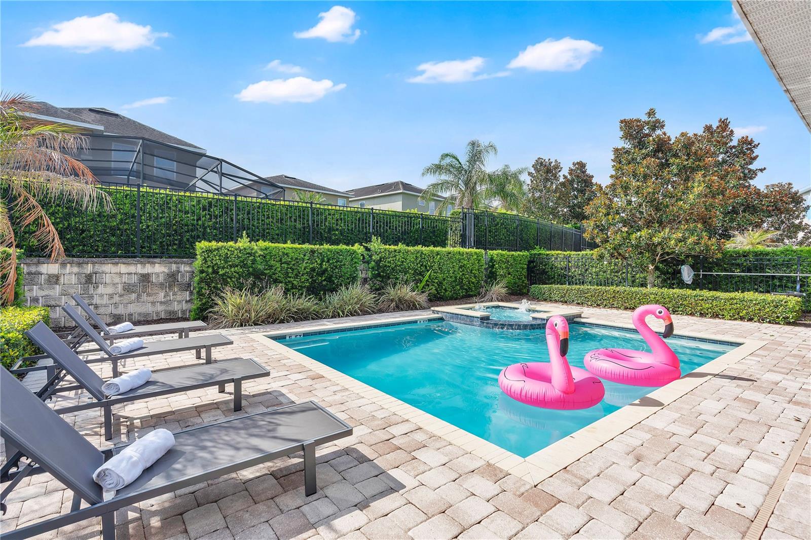 7657 WILMINGTON LOOP