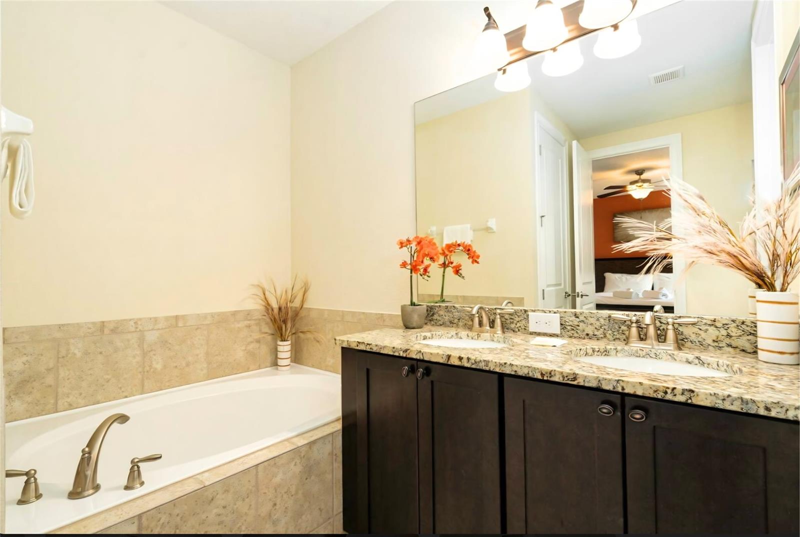 7657 WILMINGTON LOOP