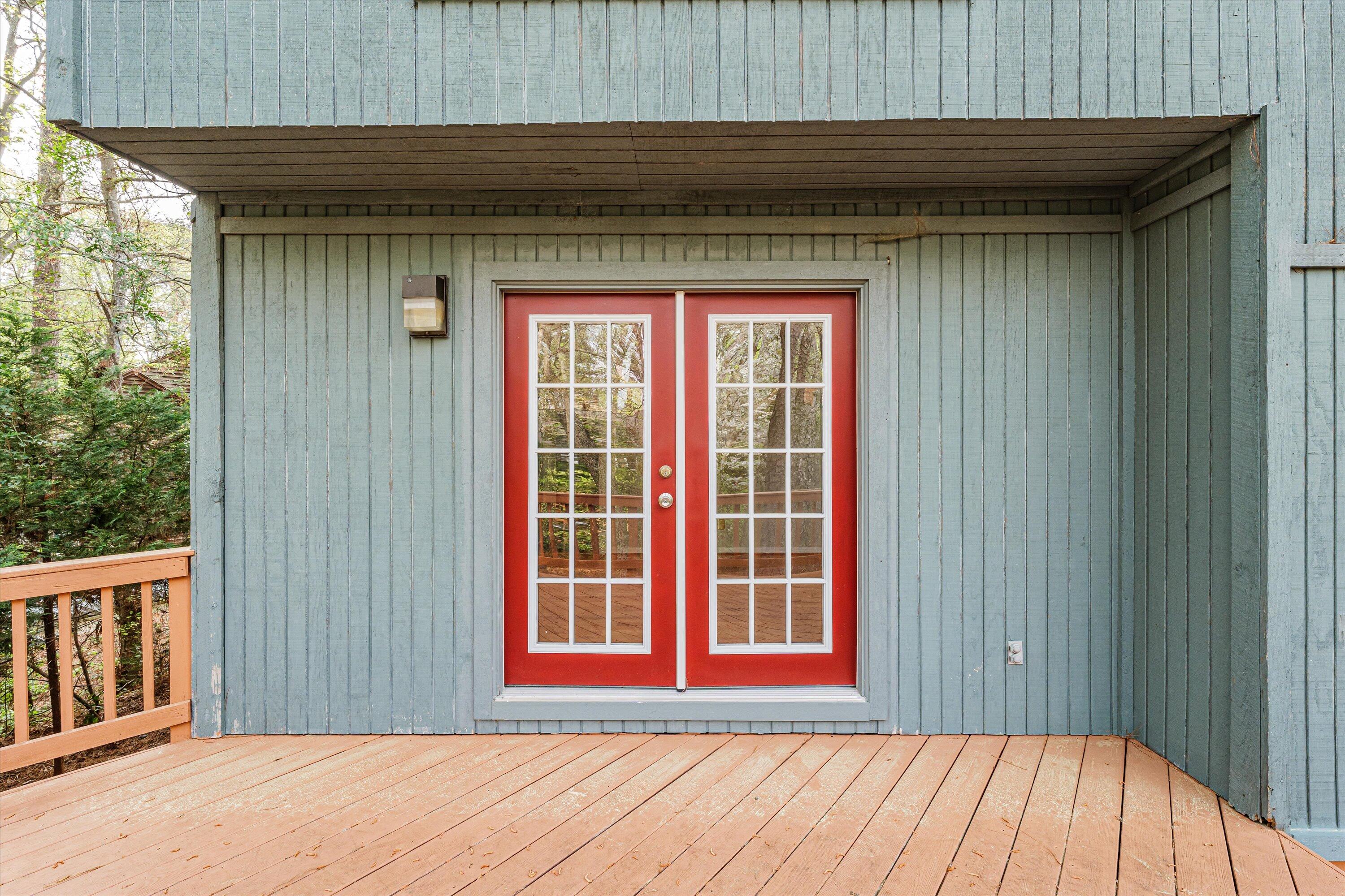 405 WAVERLY DRIVE
