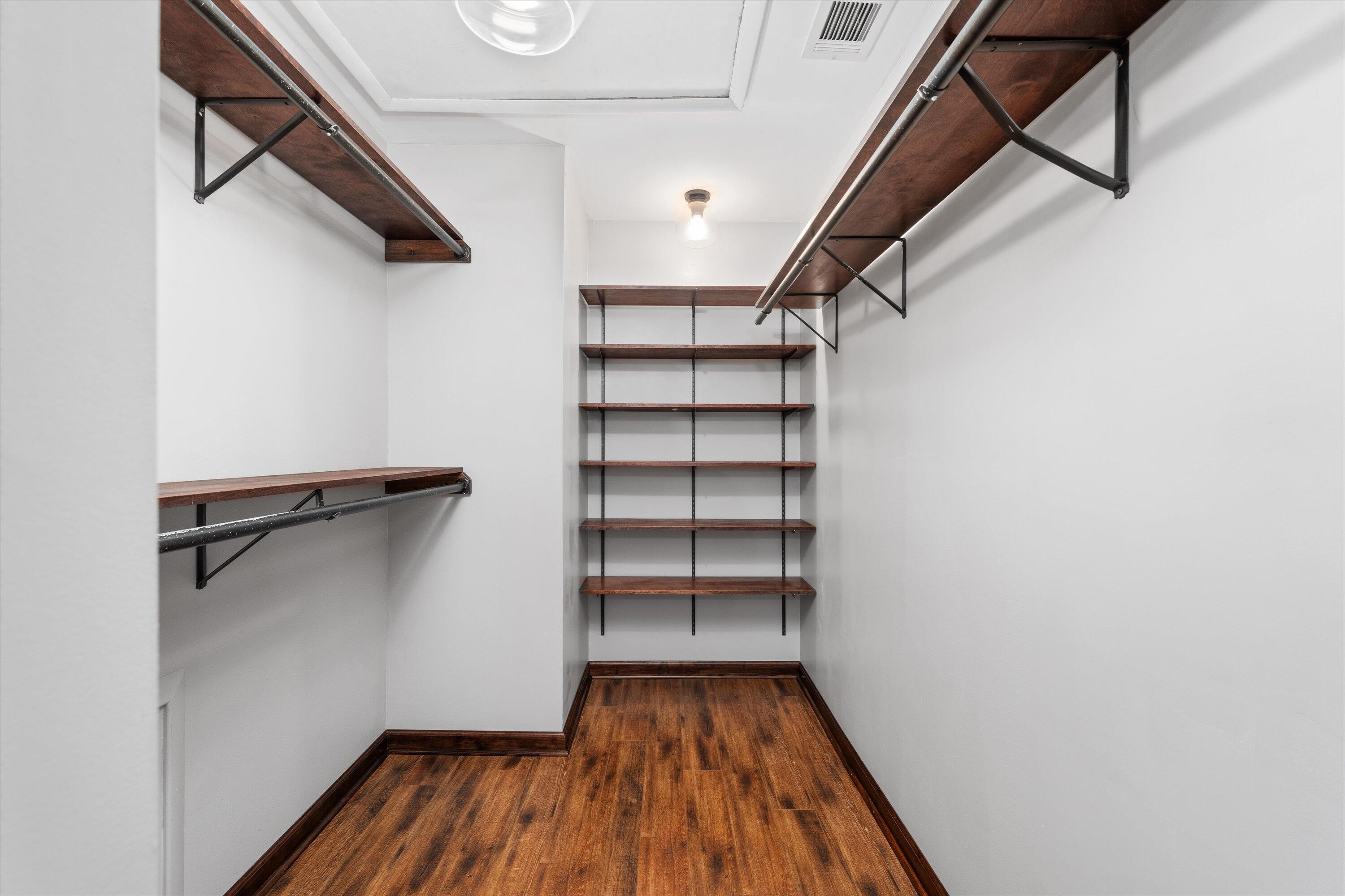 405 WAVERLY DRIVE