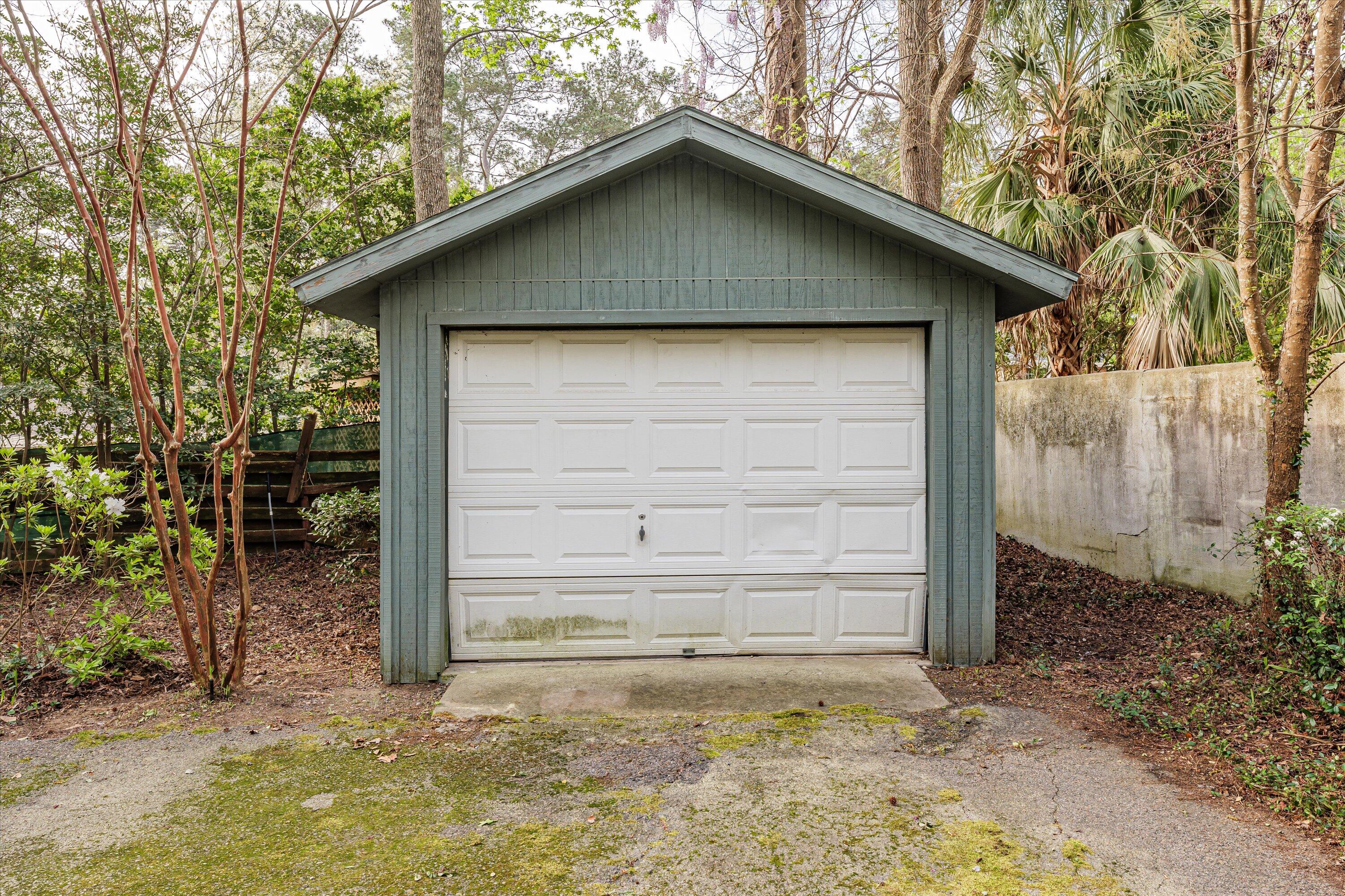 405 WAVERLY DRIVE