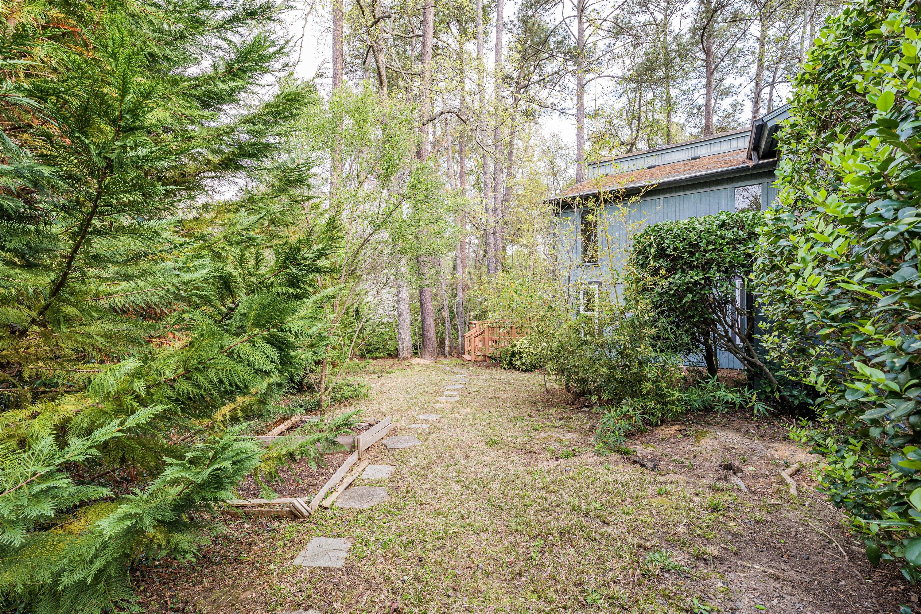 405 WAVERLY DRIVE