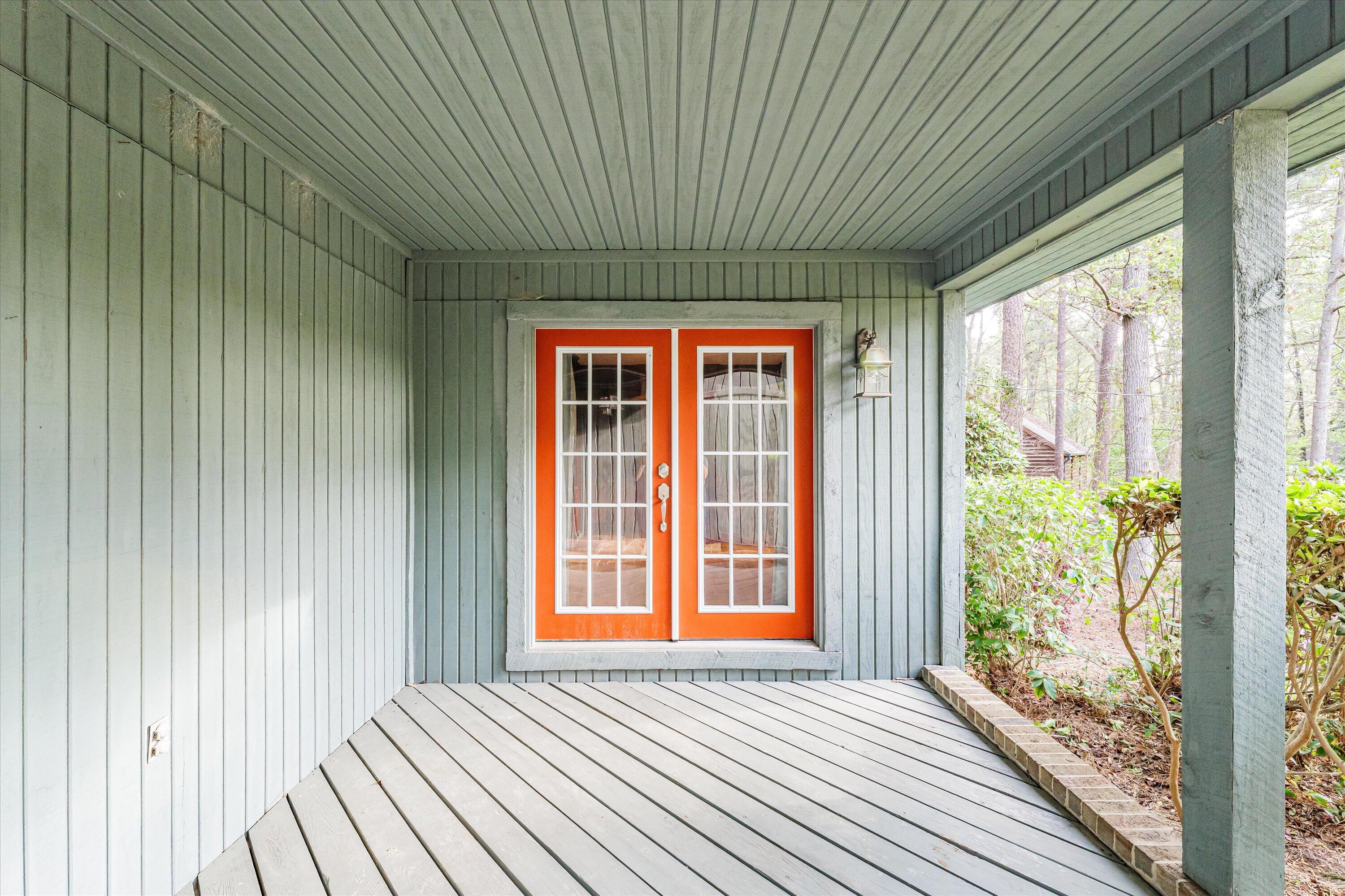 405 WAVERLY DRIVE