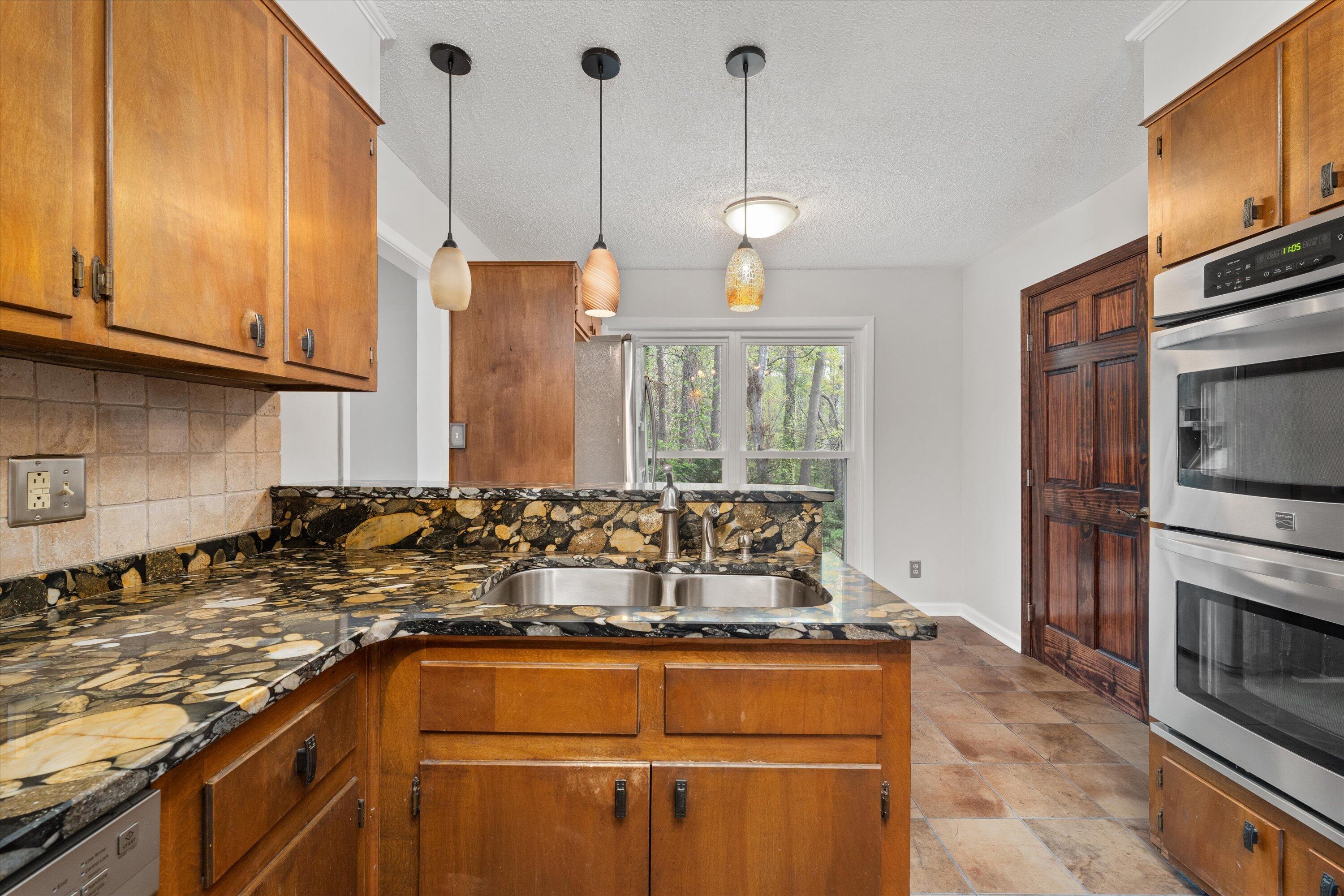 405 WAVERLY DRIVE
