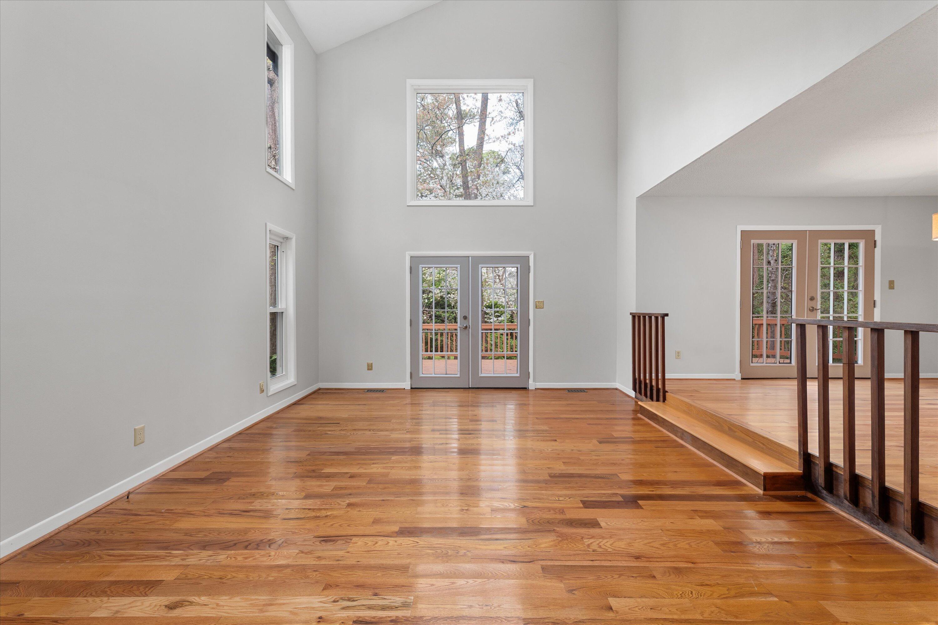 405 WAVERLY DRIVE