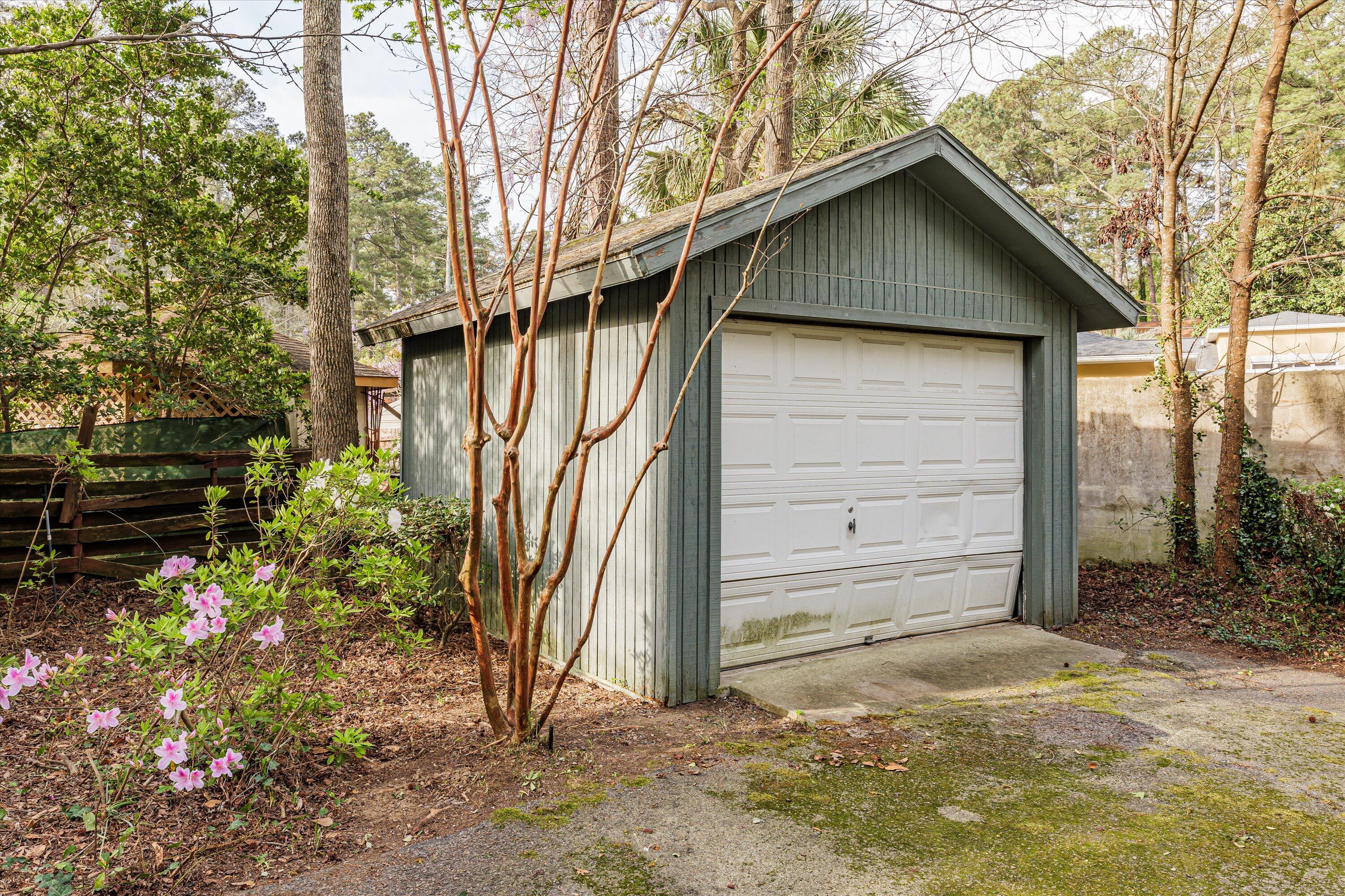405 WAVERLY DRIVE