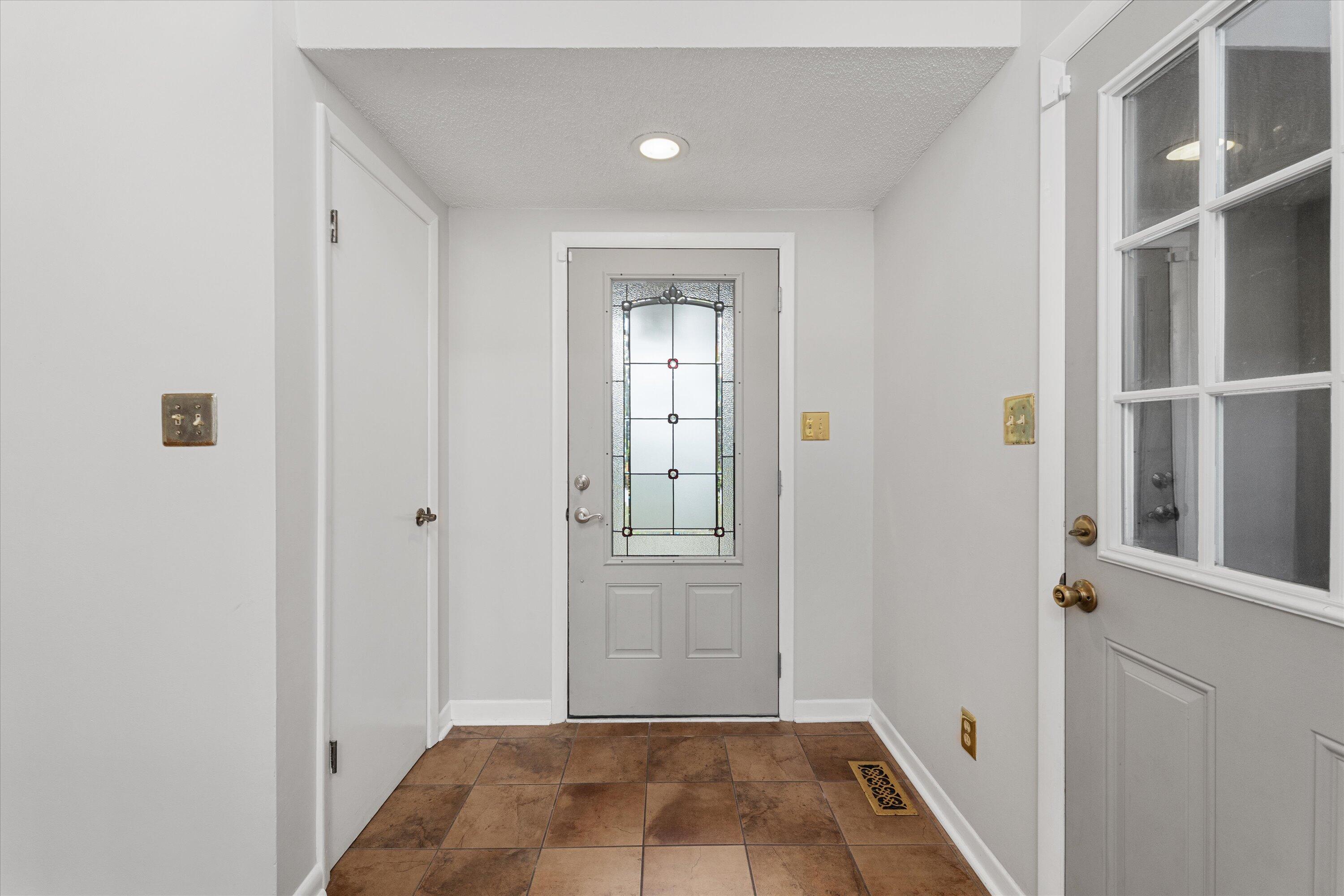 405 WAVERLY DRIVE