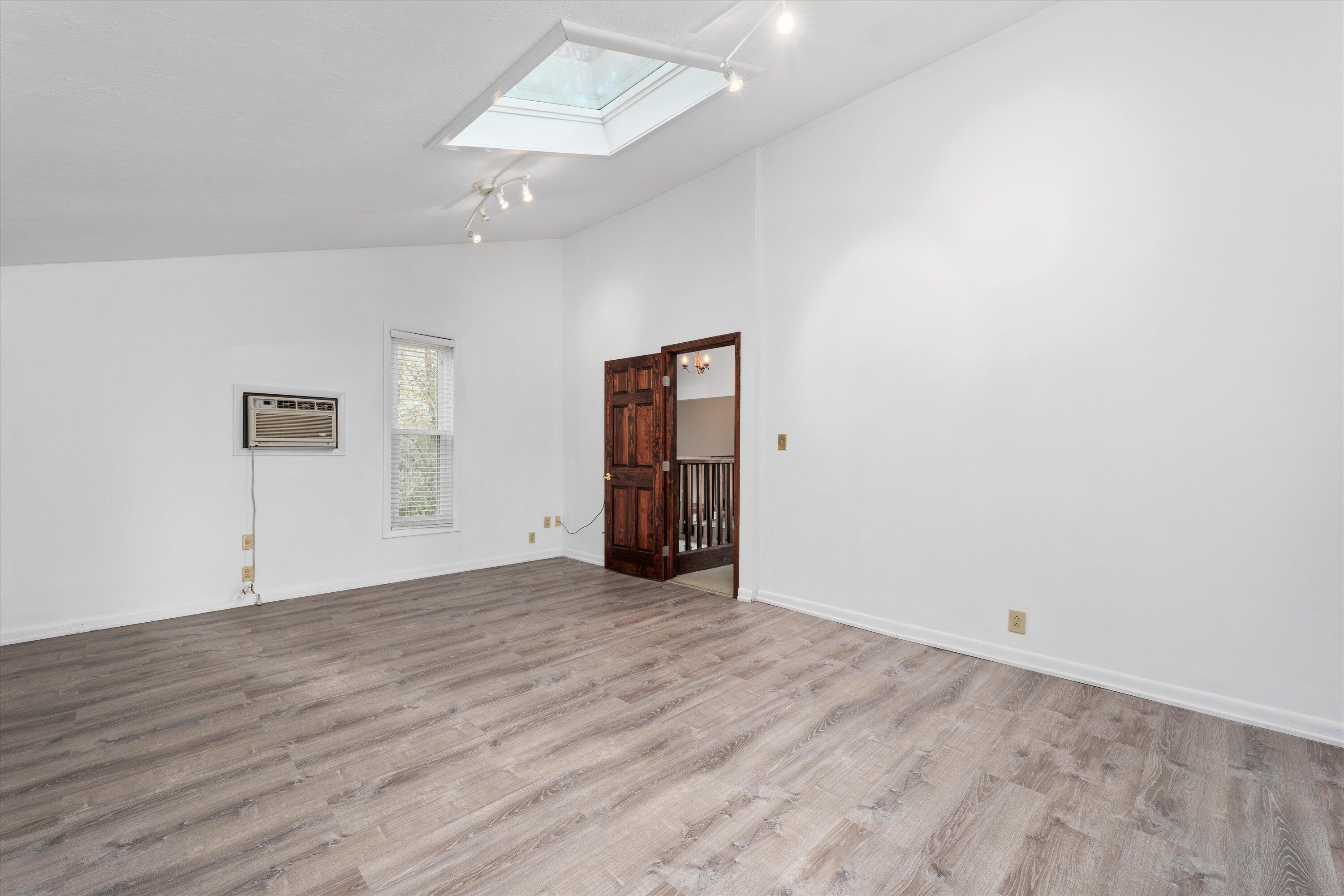 405 WAVERLY DRIVE