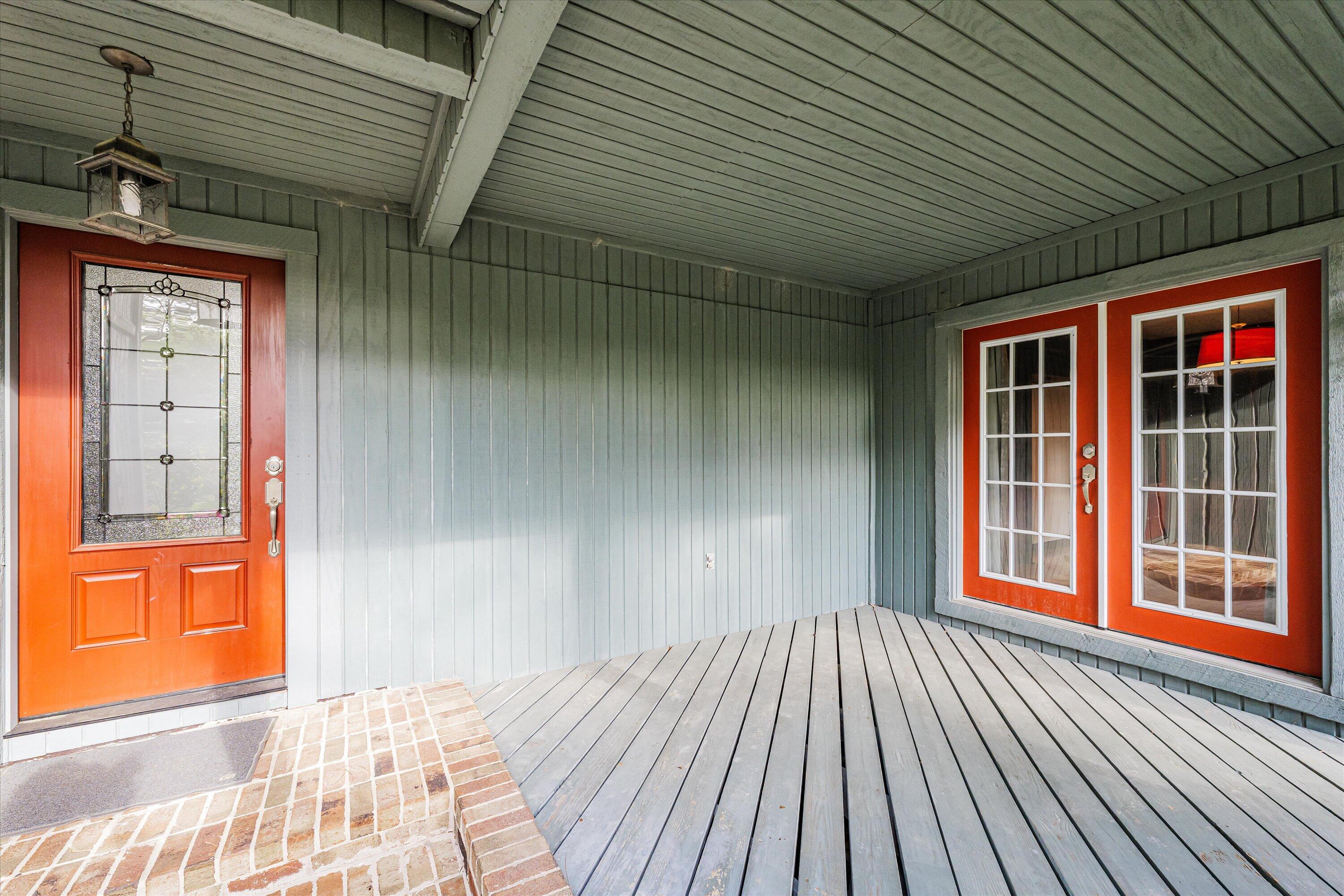 405 WAVERLY DRIVE