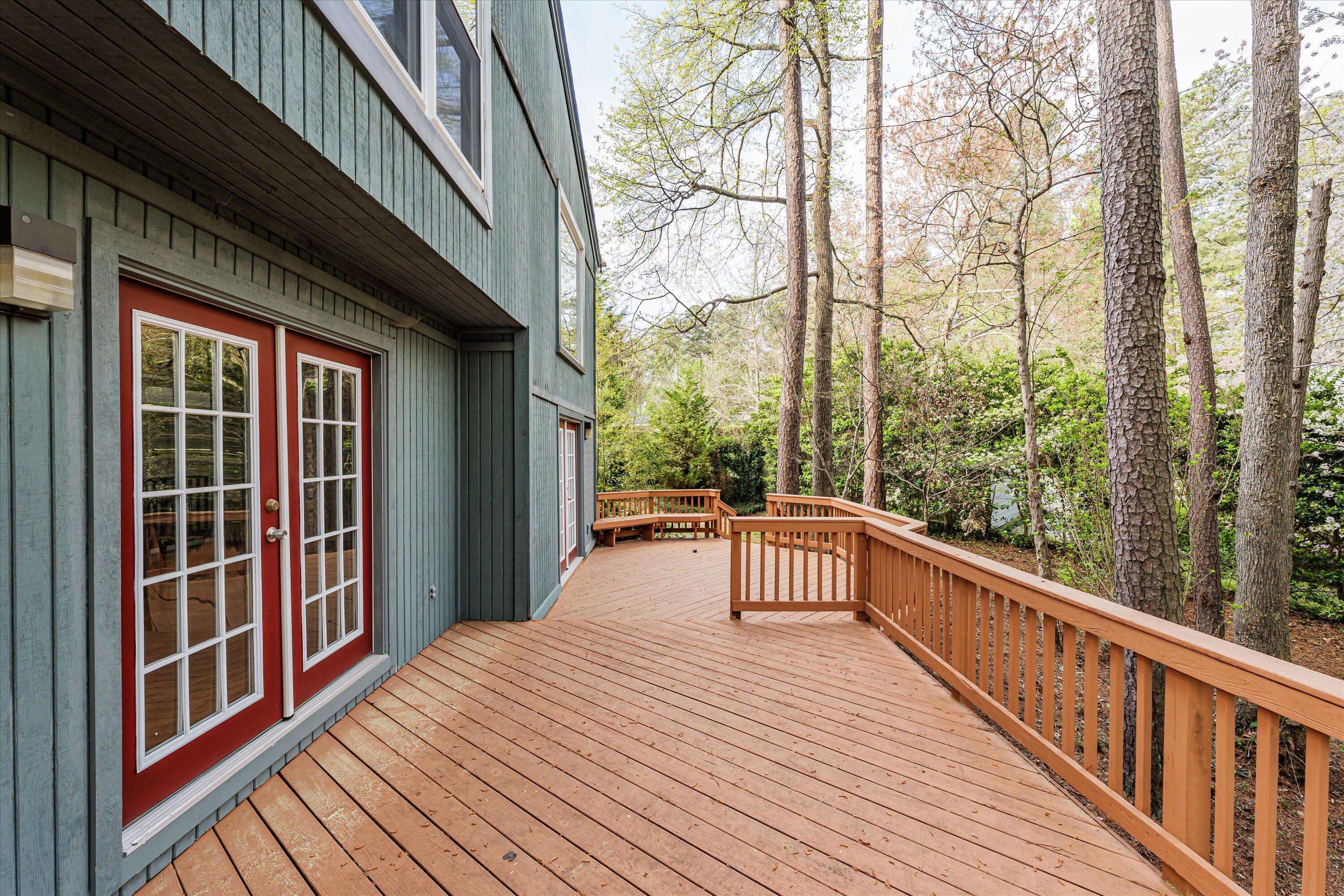 405 WAVERLY DRIVE