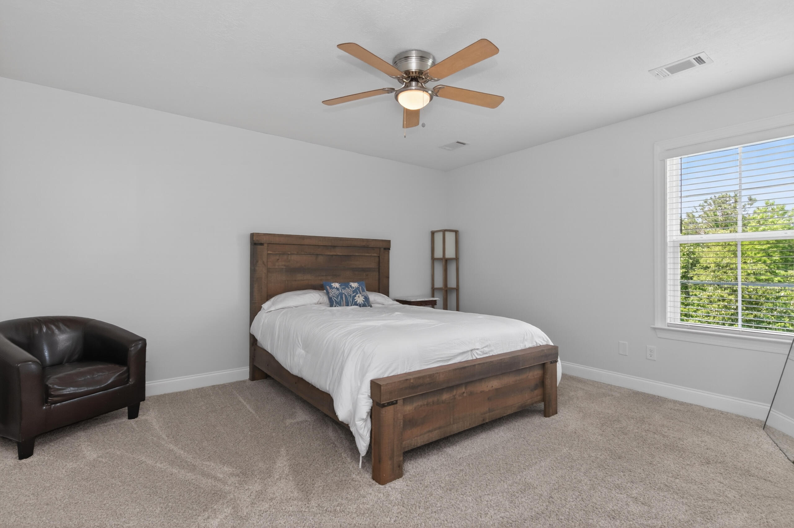 5126 Pickering Point