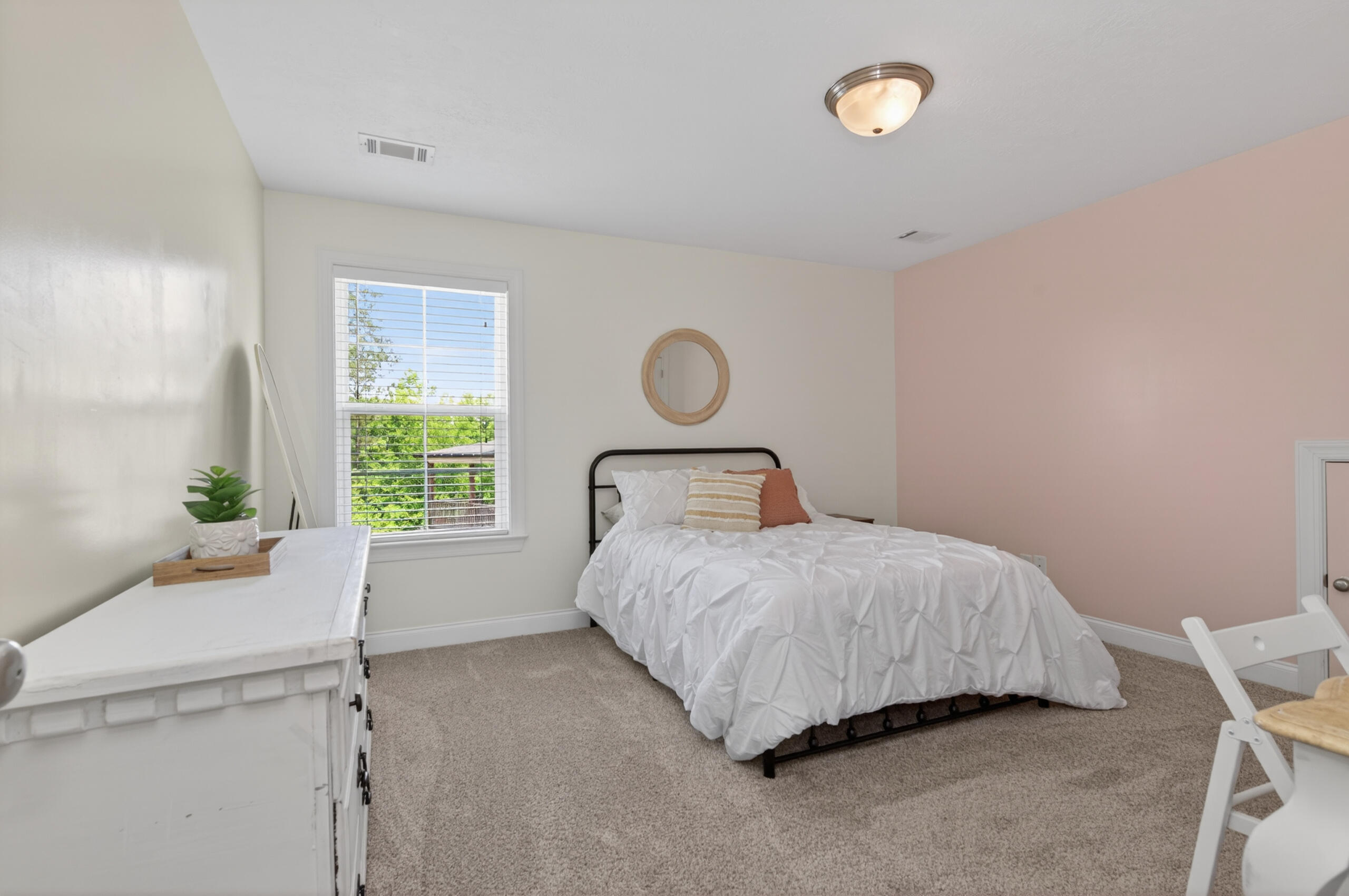 5126 Pickering Point