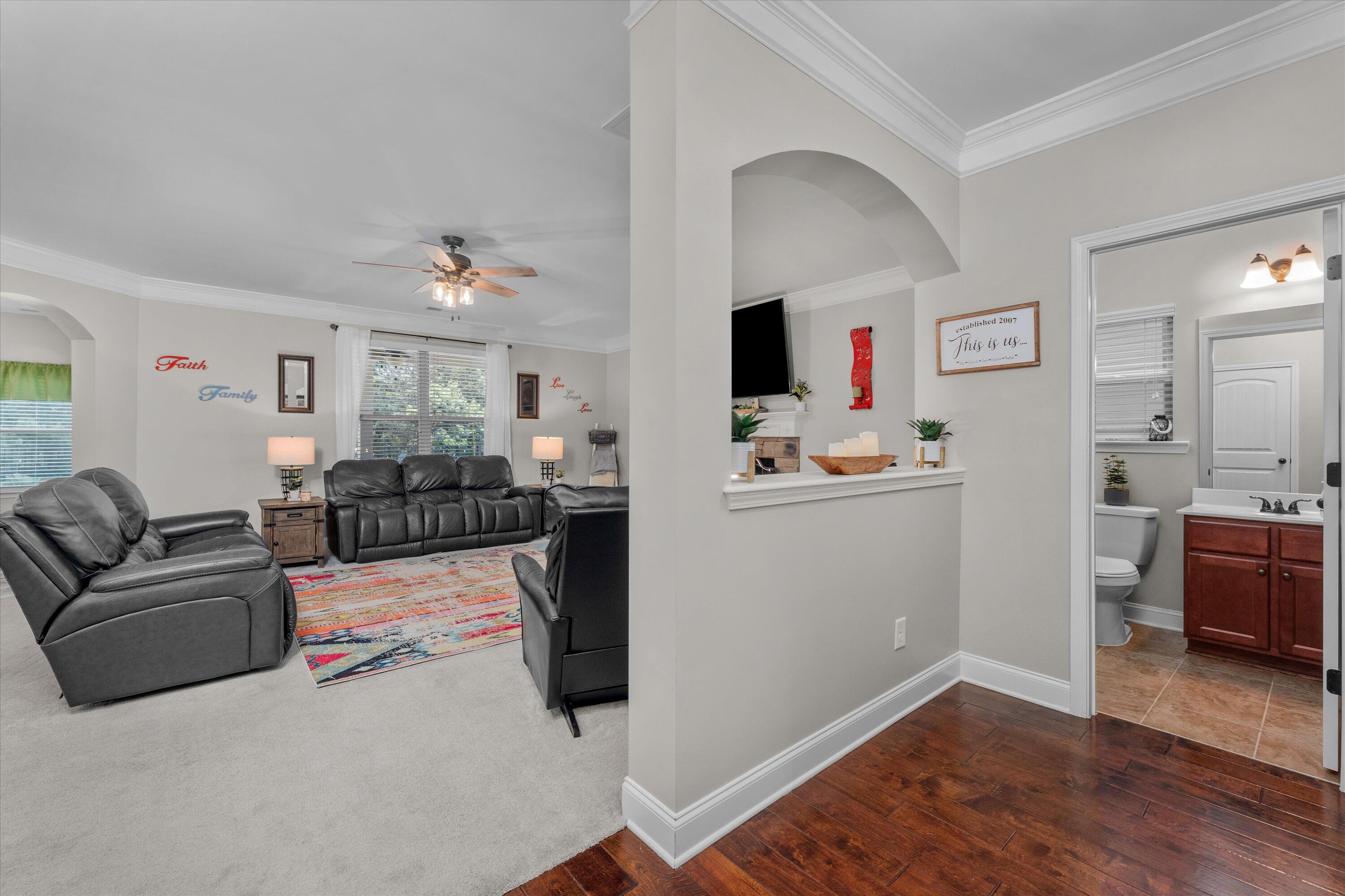 109 Broadleaf Trail
