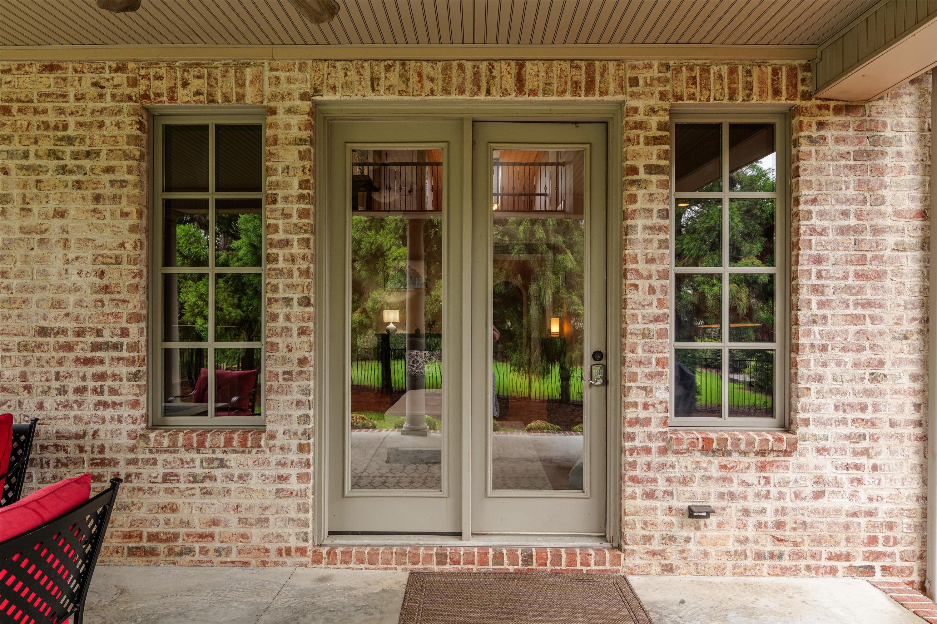 1013 Emerald Place
