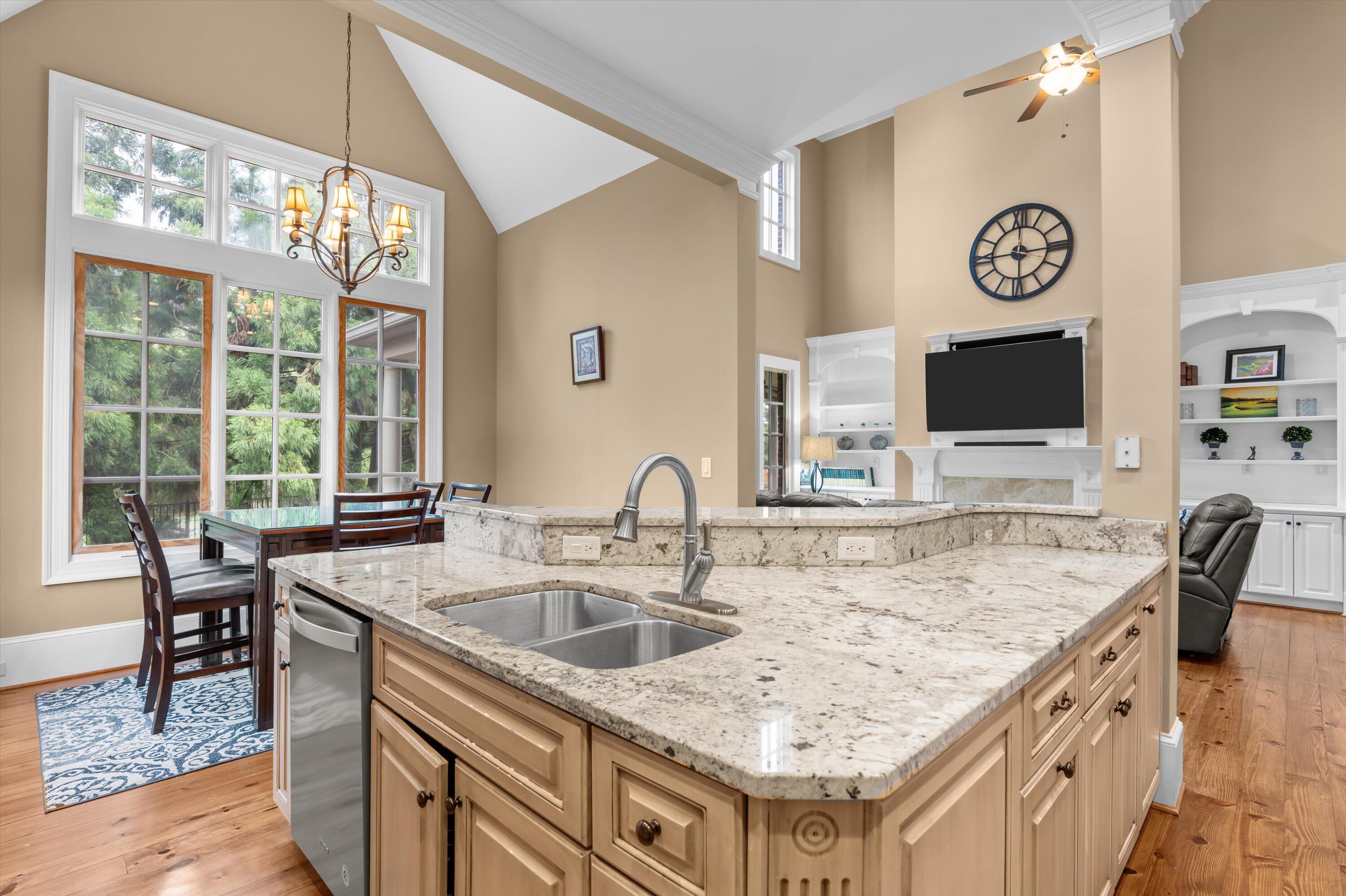 1013 Emerald Place