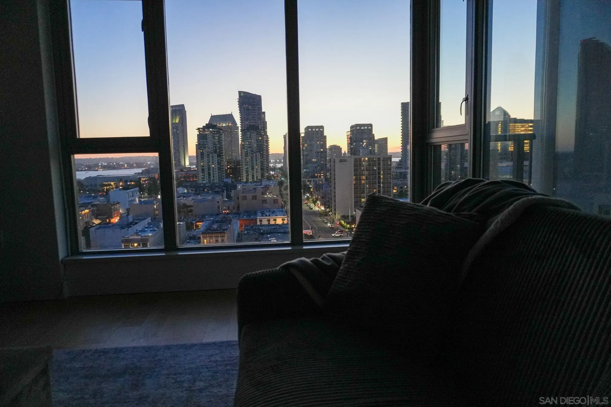 575 6th Ave Unit 1110