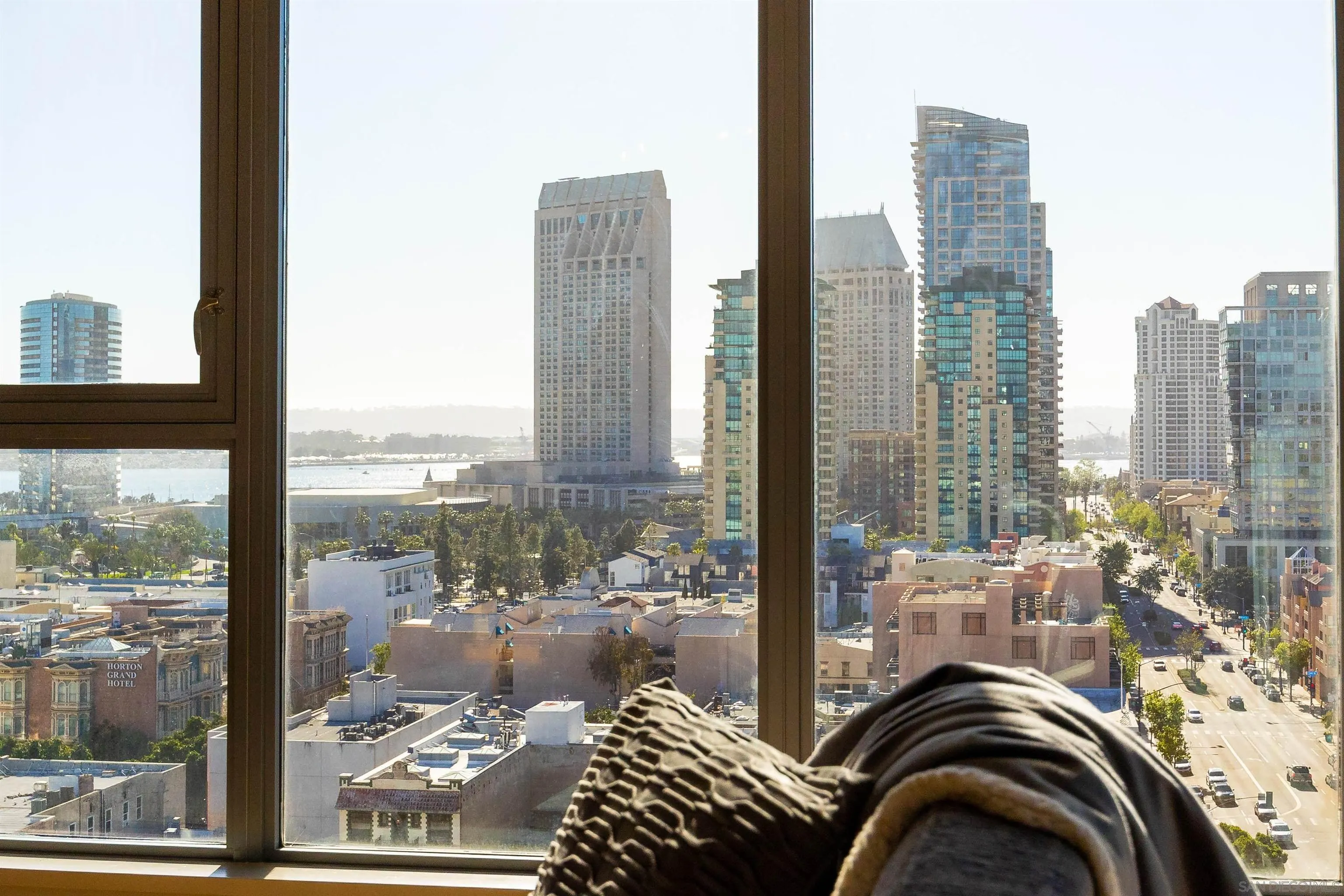 575 6th Ave Unit 1110