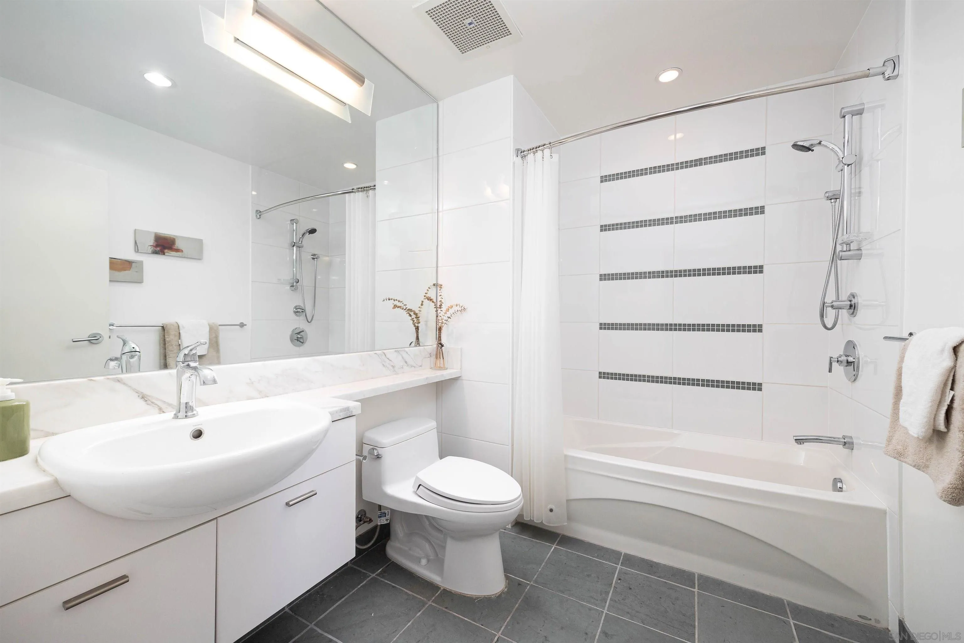 575 6th Ave Unit 1110