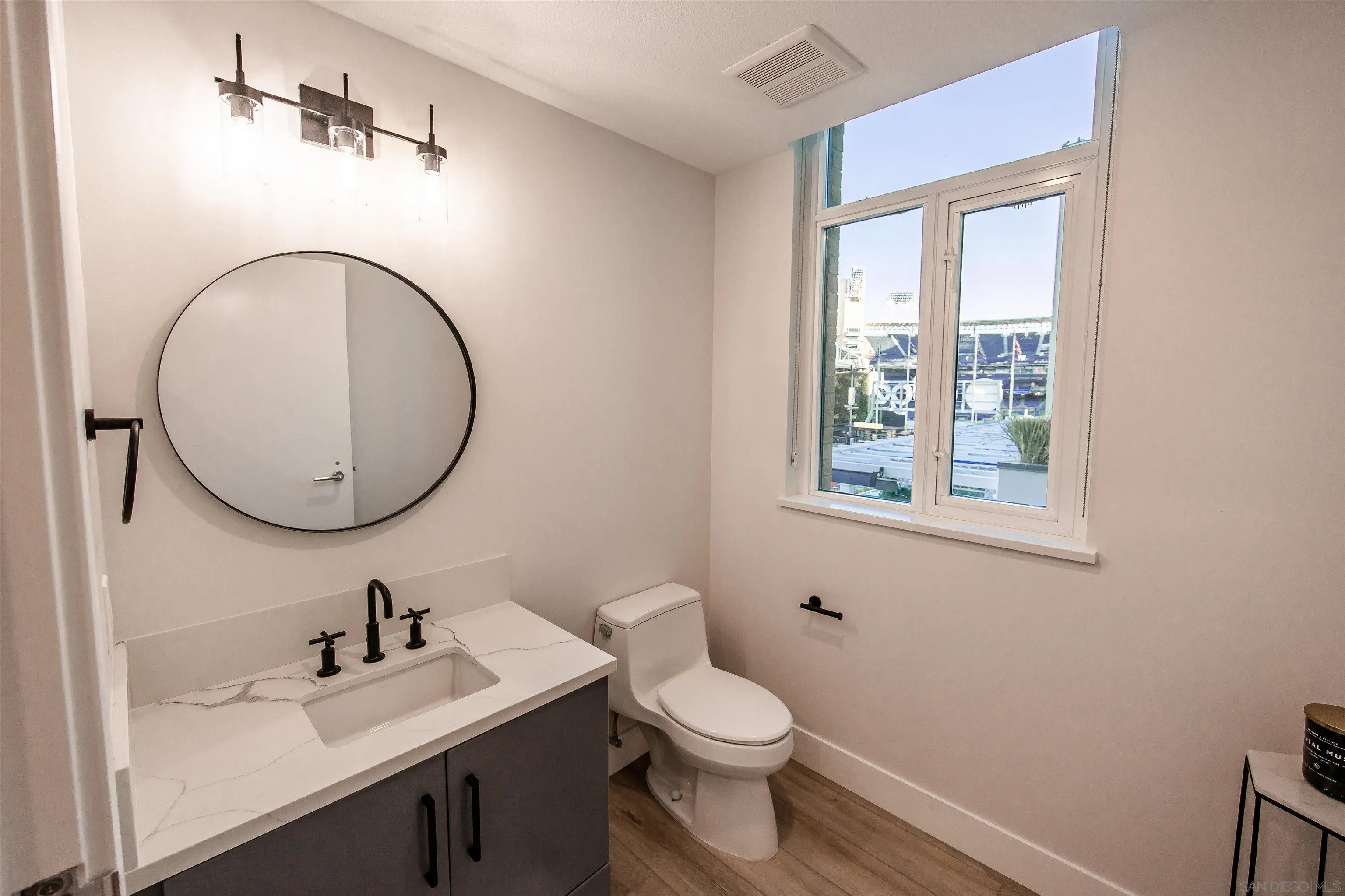 325 7th Ave Unit 215