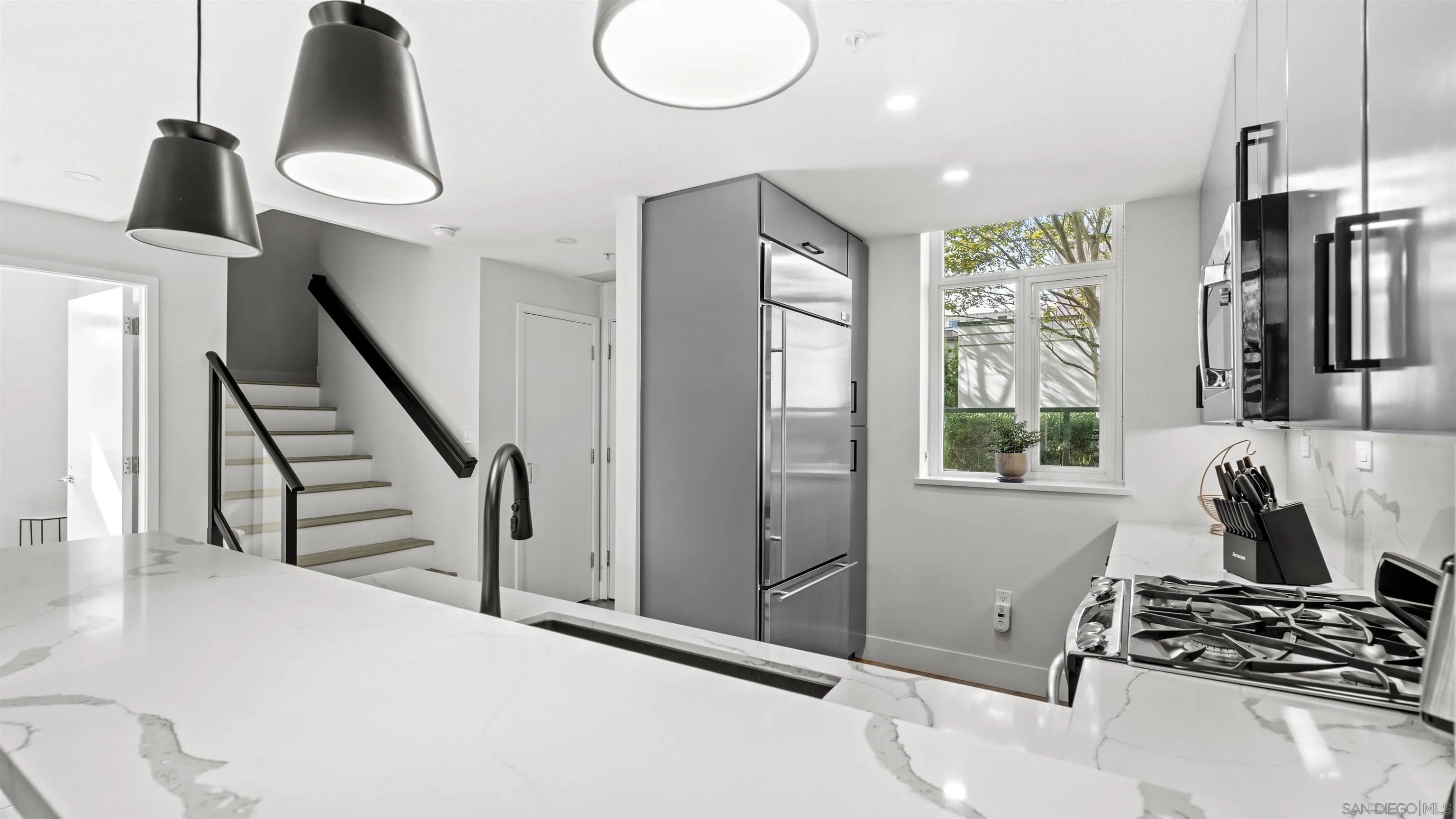 325 7th Ave Unit 215