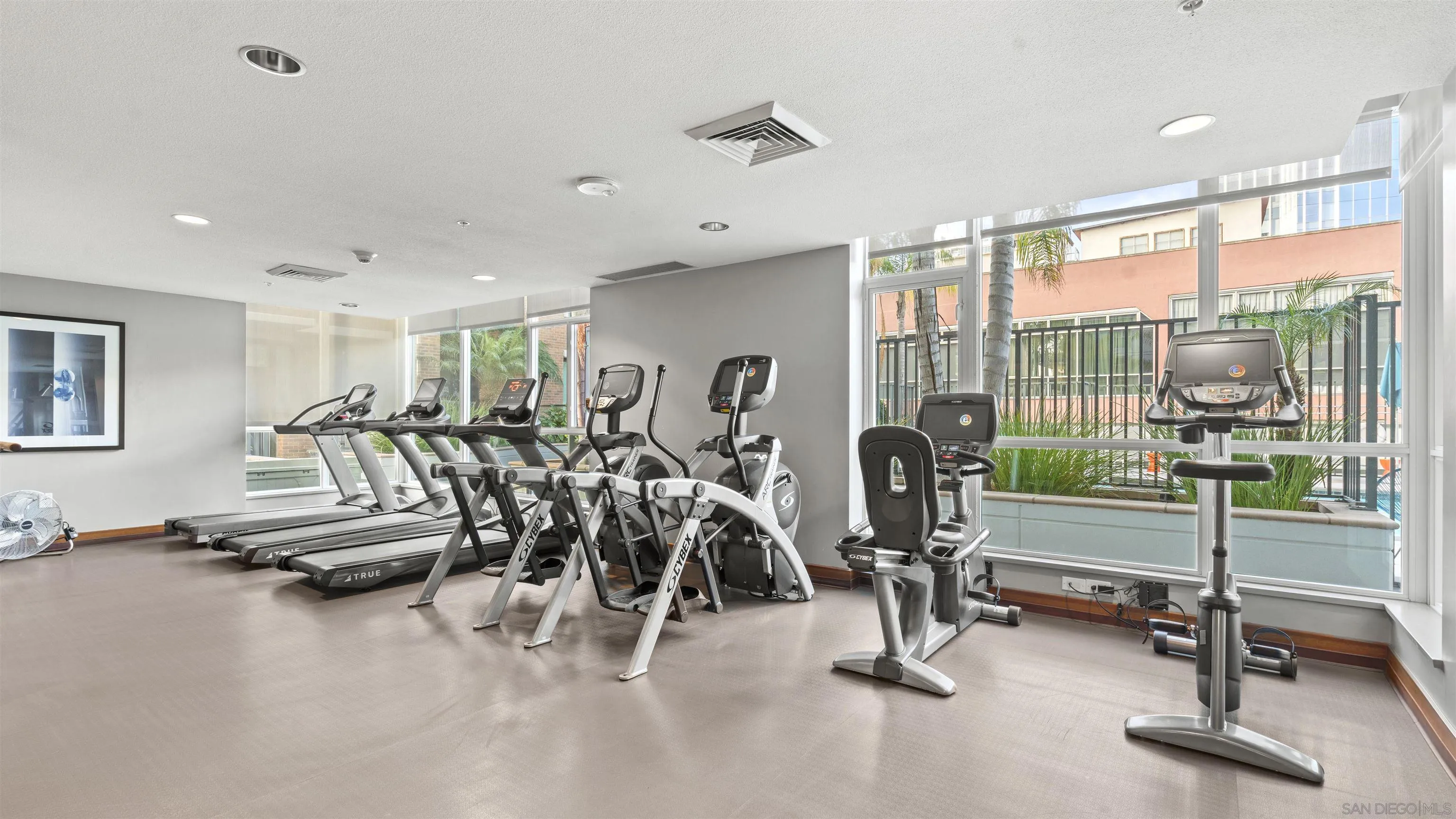 325 7th Ave Unit 215