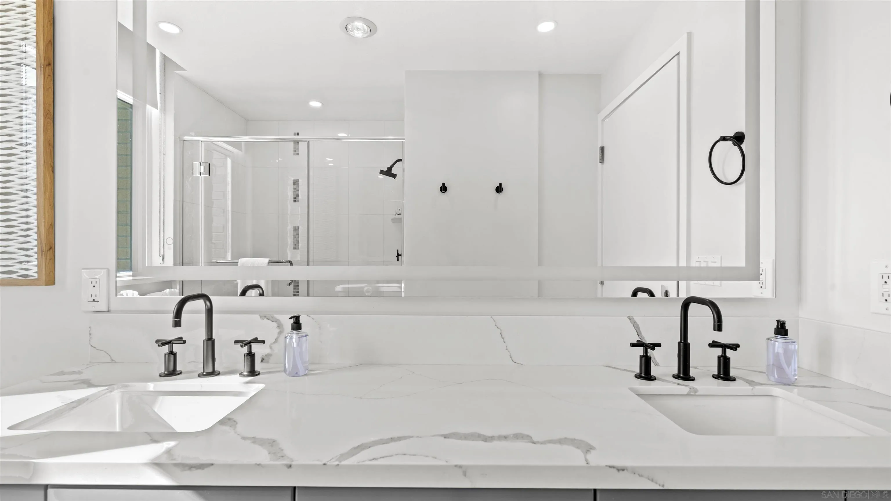 325 7th Ave Unit 215